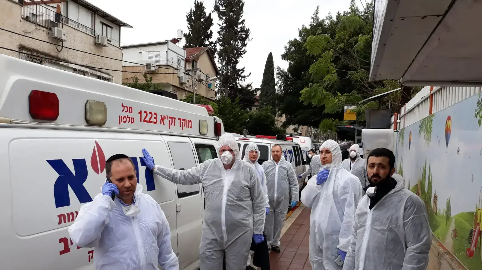 רכב זק"א בבני ברק מודיע לאנשים על הנחיות הקורונה ב-20 במרץ 2020 רכב זק"א בבני ברק מודיע לאנשים על הנחיות הקורונה ב-20 במרץ 2020
