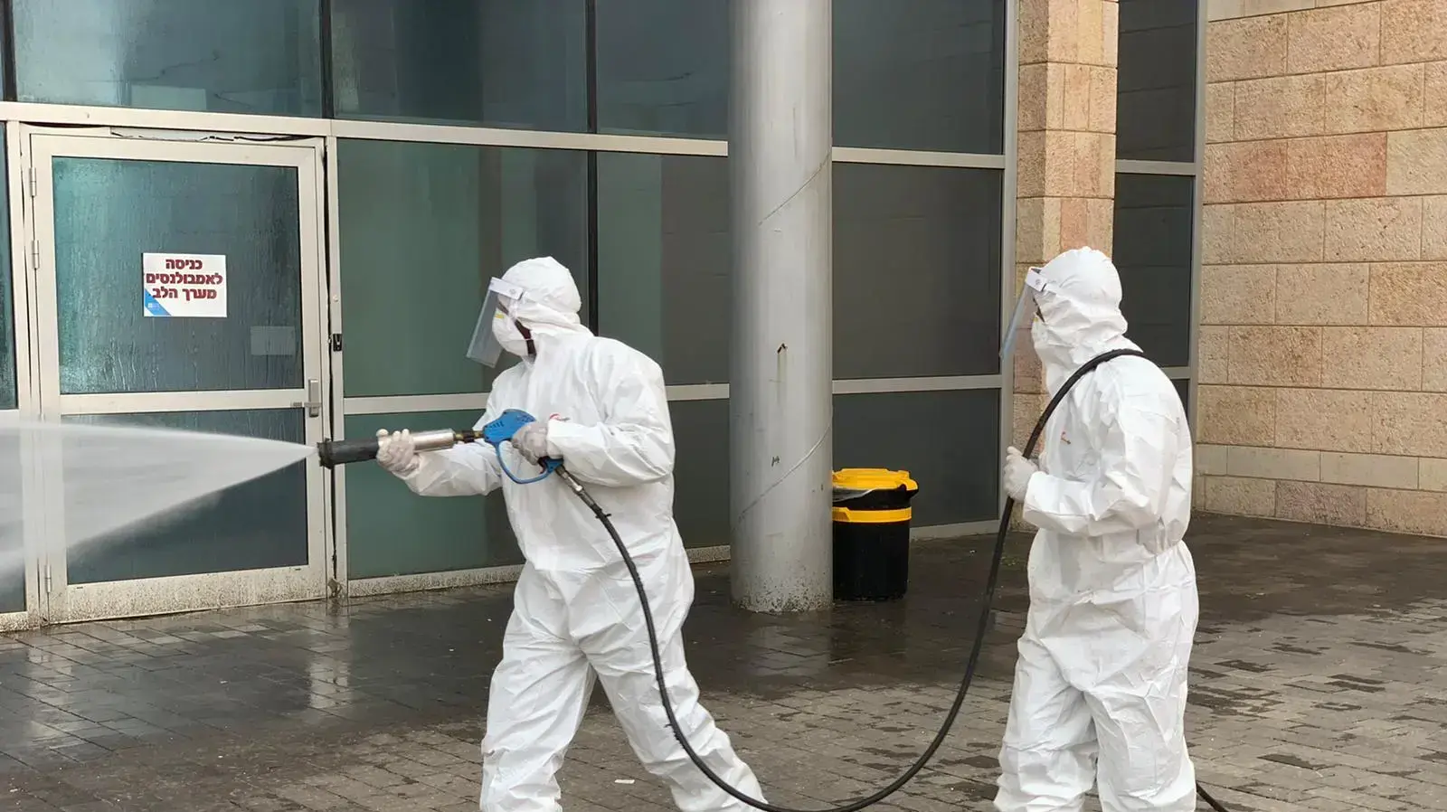 חיטוי בבית החולים הדסה עין כרם בירושלים, 22 במרץ 2020