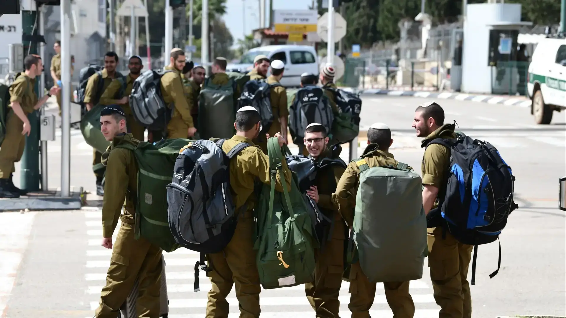 גיוס בני ישיבות בלשכת גיוס,
תל השומר, רמת גן 22 במרץ 2020 גיוס בני ישיבות בלשכת גיוס,
תל השומר, רמת גן 22 במרץ 2020