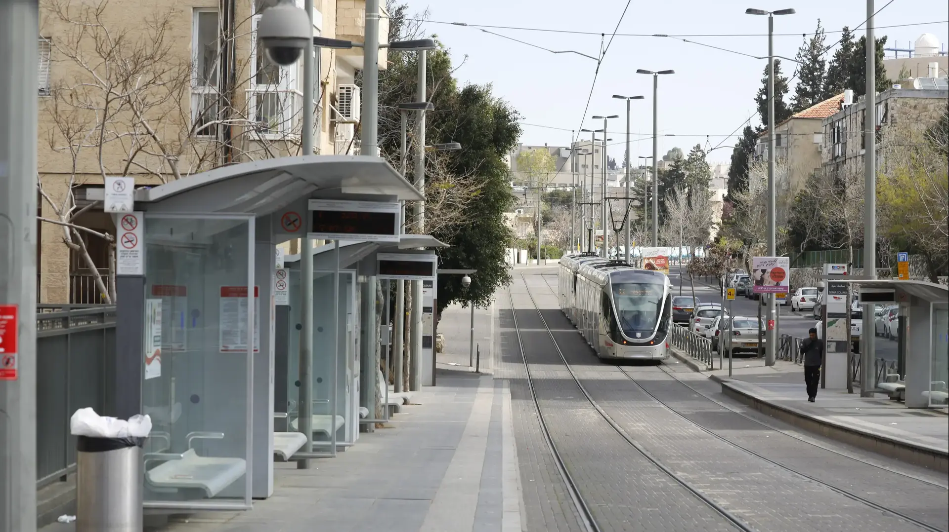 שכונת בית הכרם בירושלים, ליד הרכבת הקלה, 25 במרץ 2020