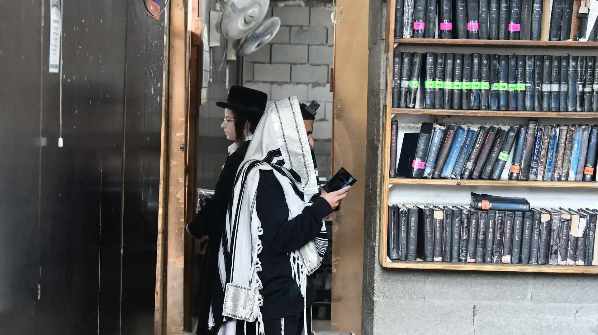 פריצה לבית הכנסת איצקוביץ בני ברק, 25 מרץ 2020 פריצה לבית הכנסת איצקוביץ בני ברק, 25 מרץ 2020