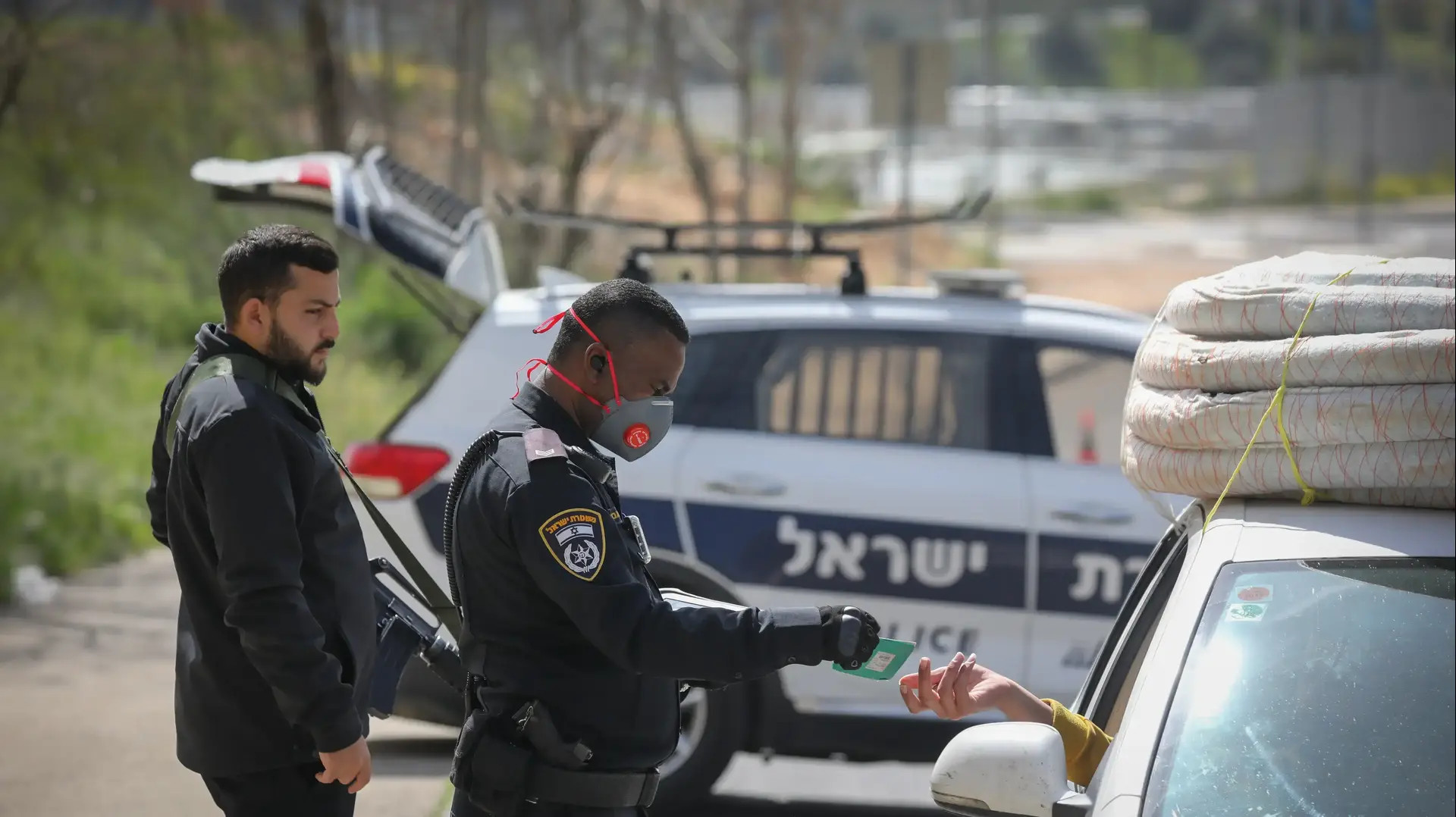 מחסומים בכניסה לירושלים לבדיקת העמידה בתקנות מניעת התפשטות הקורונה, 26 במרץ 2020 מחסומים בכניסה לירושלים לבדיקת העמידה בתקנות מניעת התפשטות הקורונה, 26 במרץ 2020