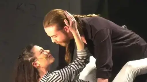 אמסטרדם הצגה תיאטרון חיפה אמסטרדם הצגה תיאטרון חיפה