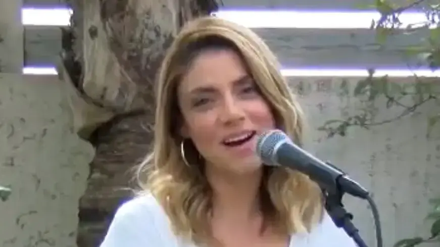 שירי מימון מופע בידוד שירי מימון מופע בידוד