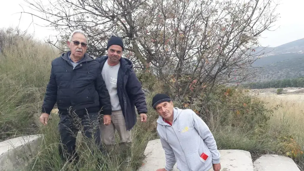 יעקב שחרור ליד קבר אביו יעקב שחרור ליד קבר אביו