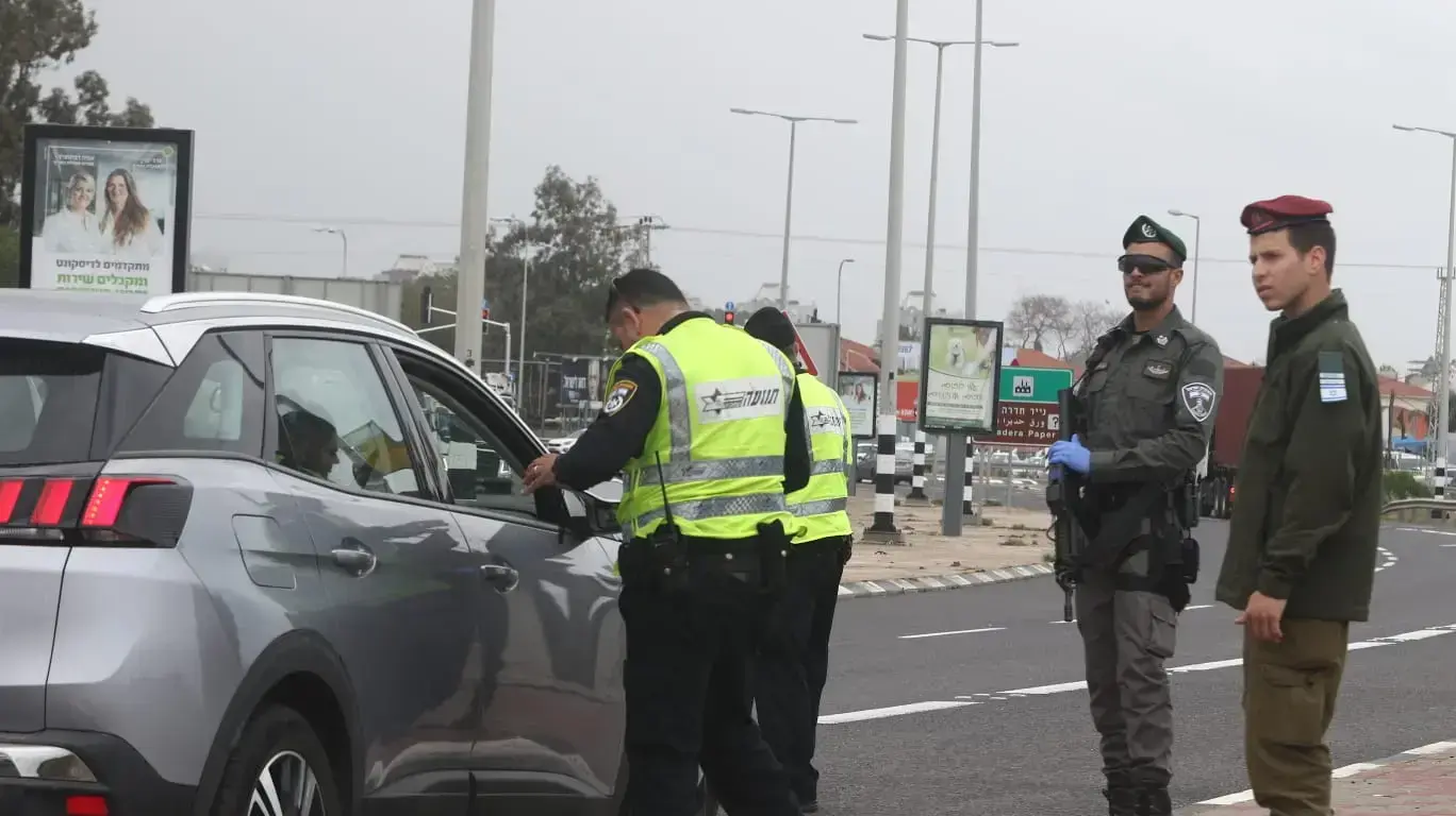 פעילות משותפת של המשטרה וחיילי מג"ב בצומת חפציבה חדרה פעילות משותפת של המשטרה וחיילי מג"ב בצומת חפציבה חדרה
