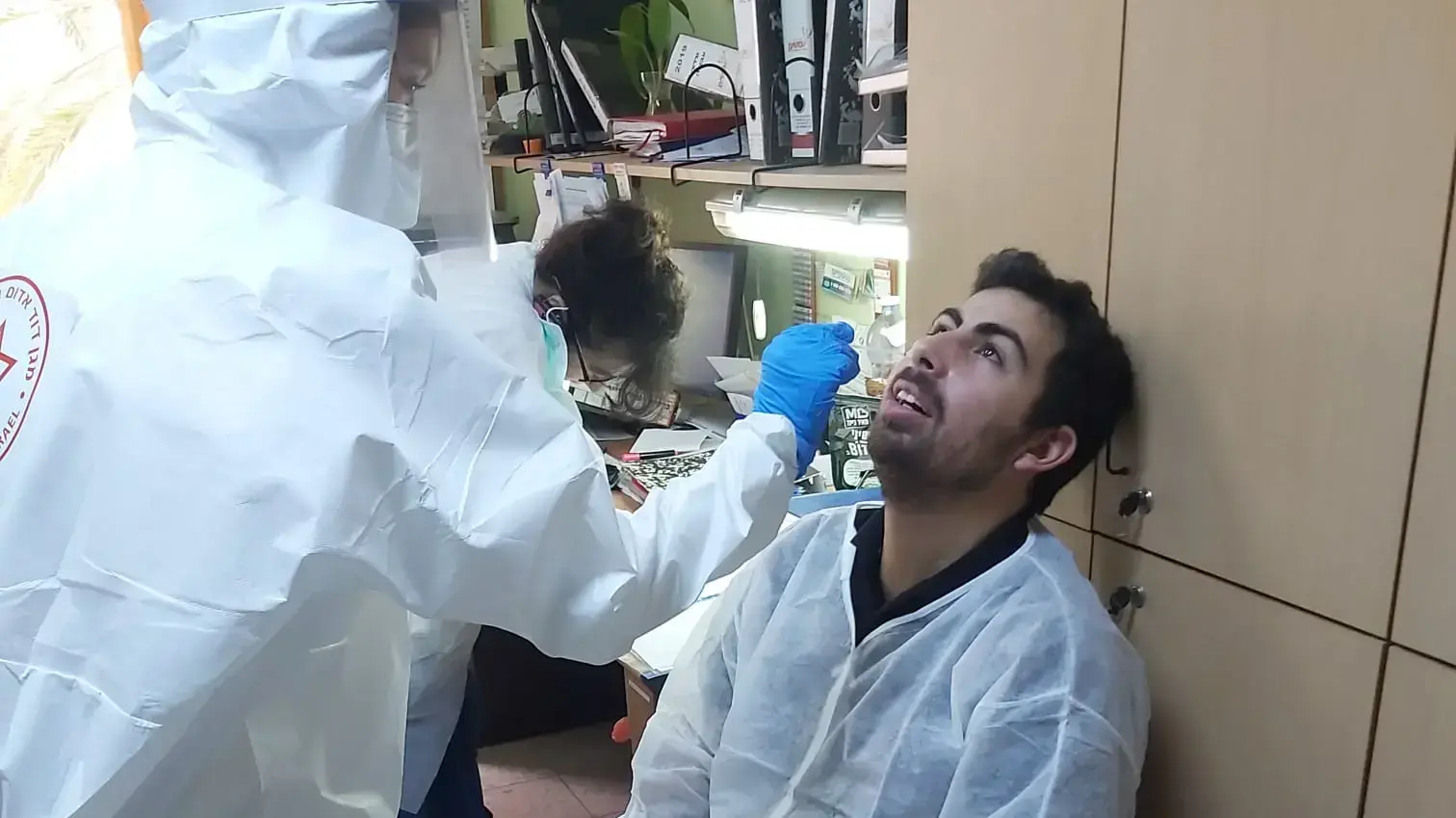 בדיקת קורנה לאנשי ודיירי משען בבאר שבע , אפריל 2020 בדיקת קורנה לאנשי ודיירי משען בבאר שבע , אפריל 2020