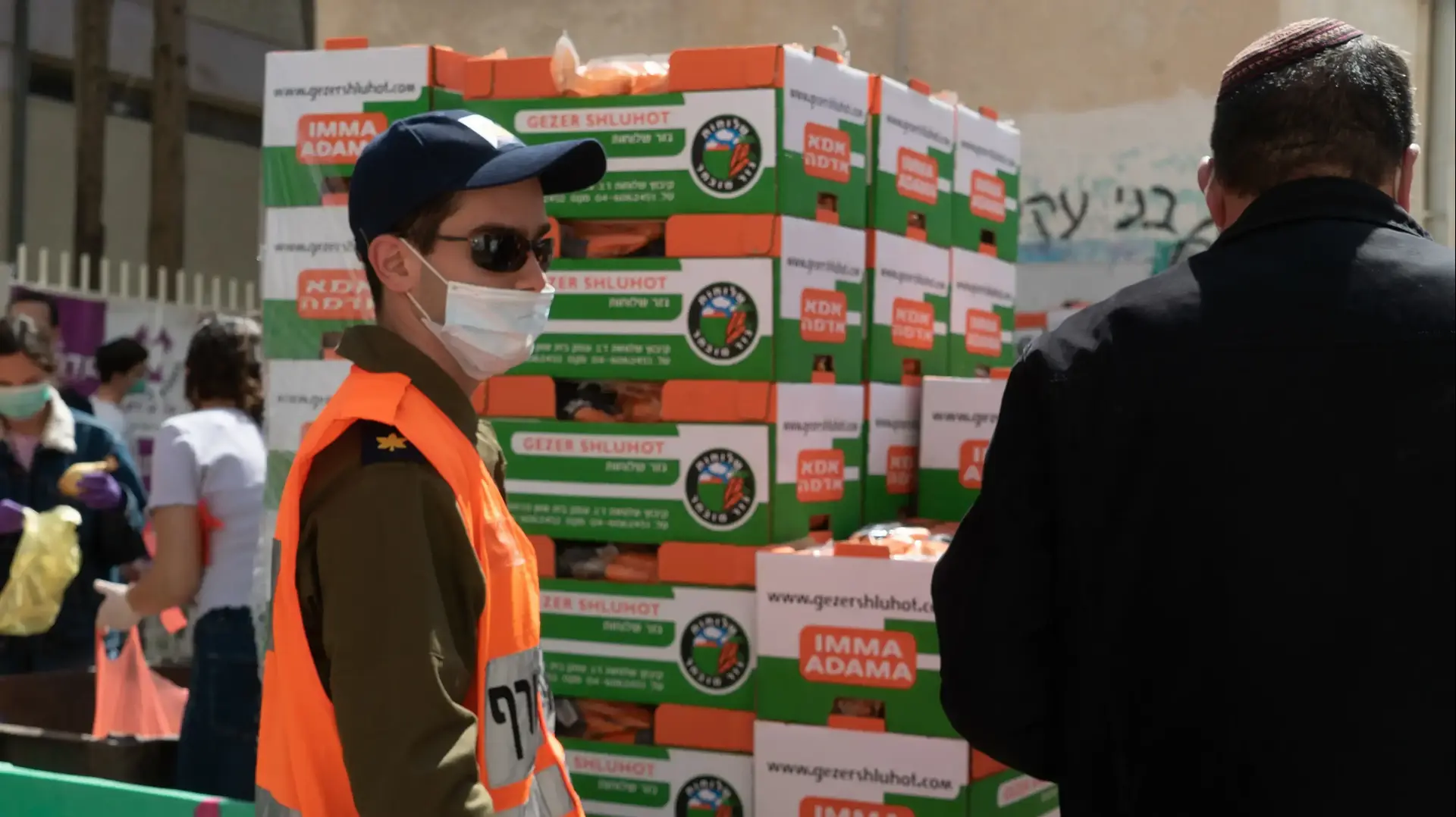 ההכנות בפיקוד העורף לחלוקת מזון לתושבי מחוז חיפה. 4 באפריל 2020 ההכנות בפיקוד העורף לחלוקת מזון לתושבי מחוז חיפה. 4 באפריל 2020