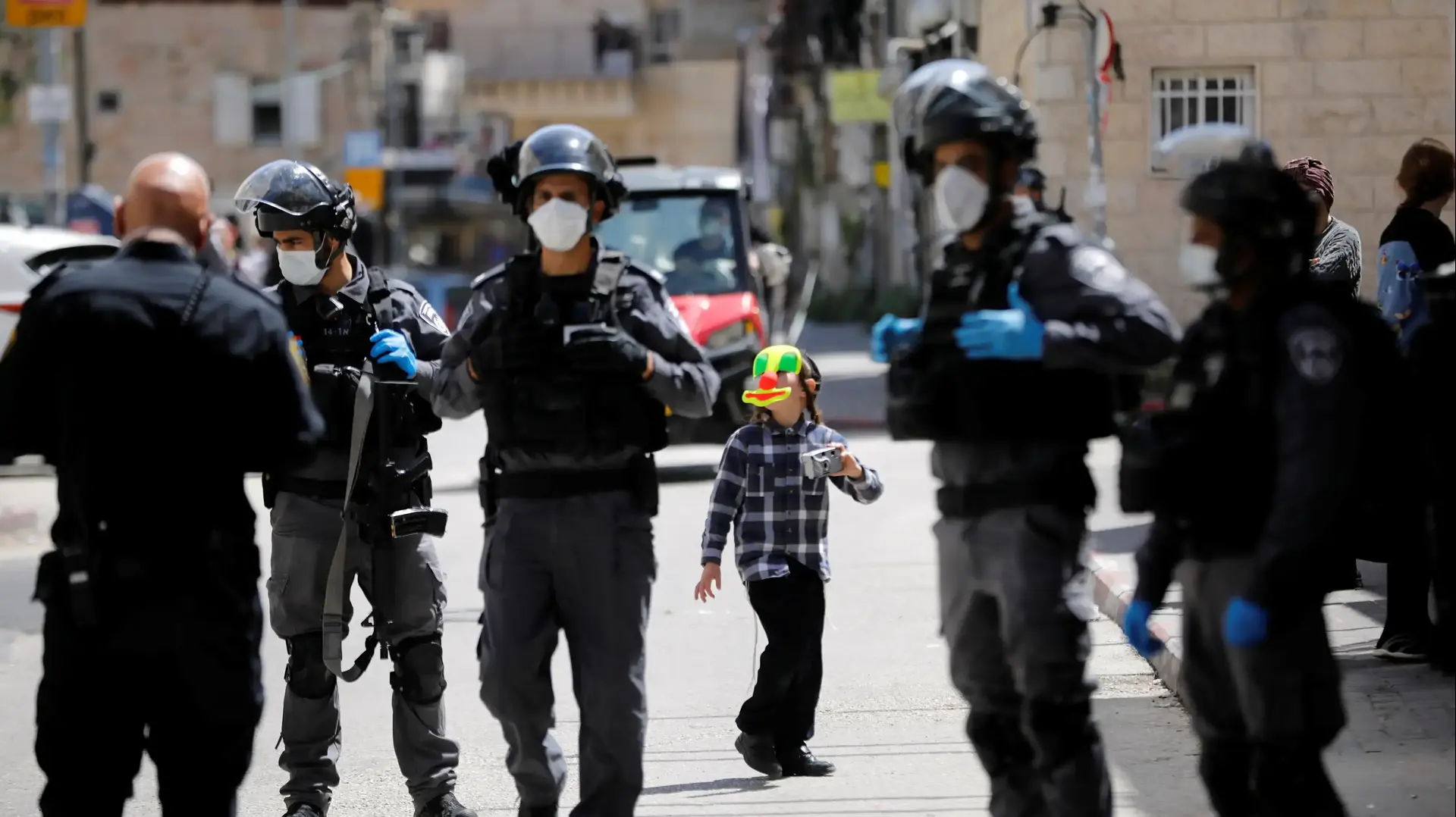 פעולות אכיפה של משטרת ישראל בשכונת מאה שערים בירושלים לצורך מניעת התפשטות נגיף הקורונה 6 באפריל 2020