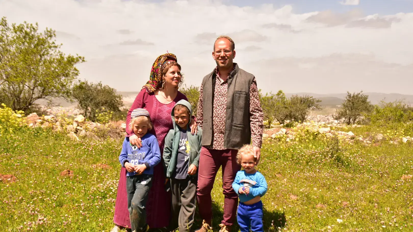 גרשון ואורית לייזרסון עם ילדיהם גרשון ואורית לייזרסון עם ילדיהם