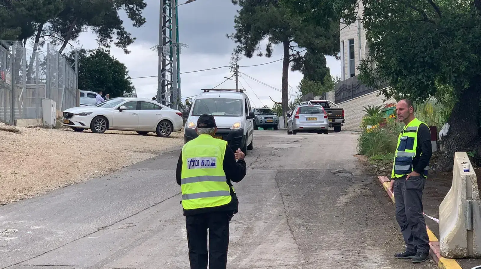 מחסום הוצב בגבול כפר חסידים רכסים, 10 באפריל 2020 מחסום הוצב בגבול כפר חסידים רכסים, 10 באפריל 2020