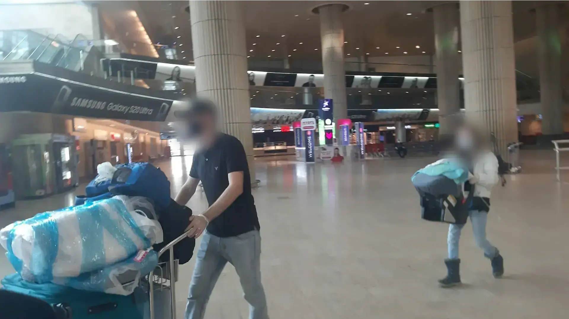 נוסעים ישראלים נוחתים בנתב"ג, 11 באפריל 2020 נוסעים ישראלים נוחתים בנתב"ג, 11 באפריל 2020