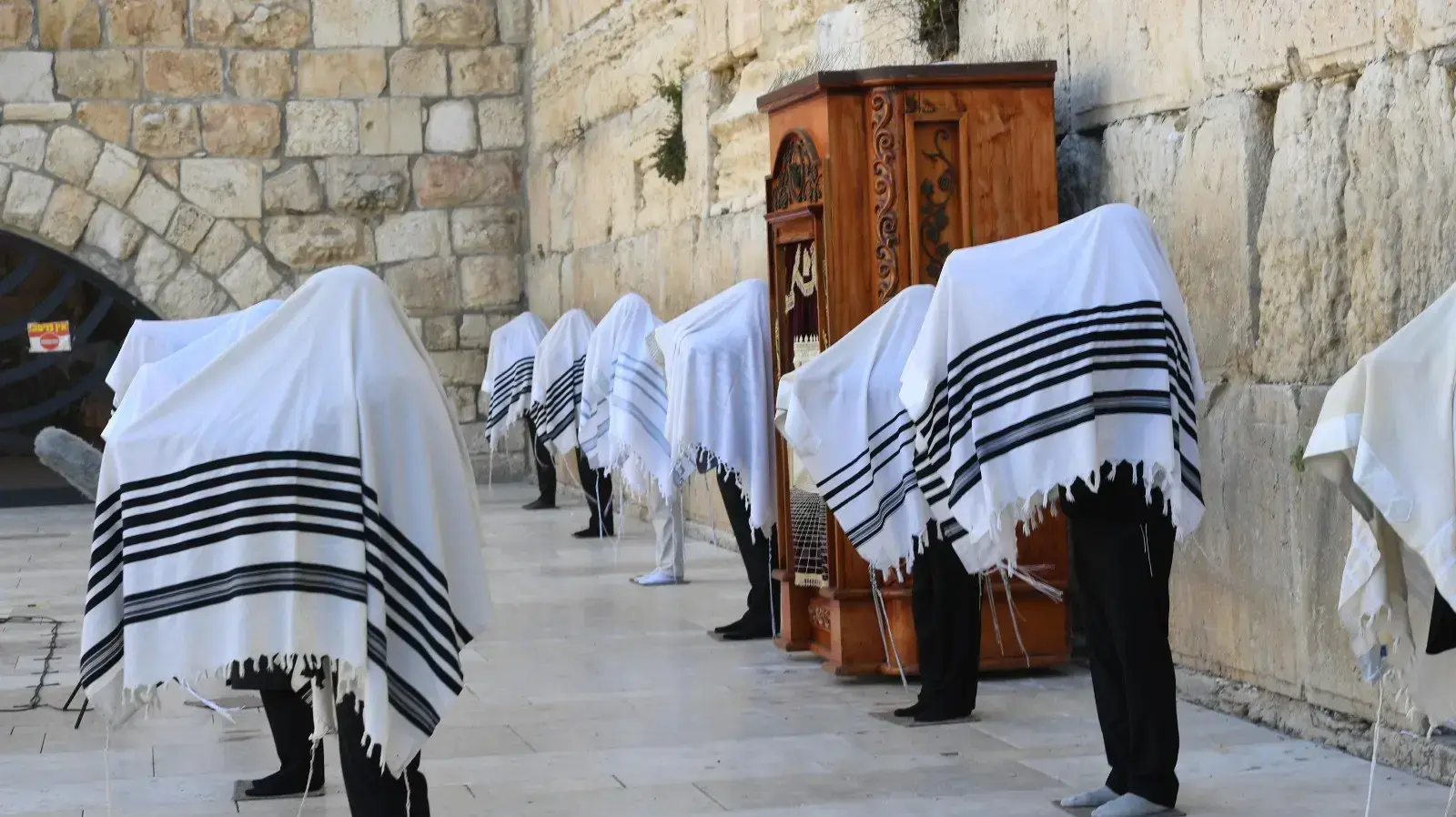 תפילת ברכת הכהנים בכותל המערבי, ירושלים, 12 באפריל 2020 תפילת ברכת הכהנים בכותל המערבי, ירושלים, 12 באפריל 2020