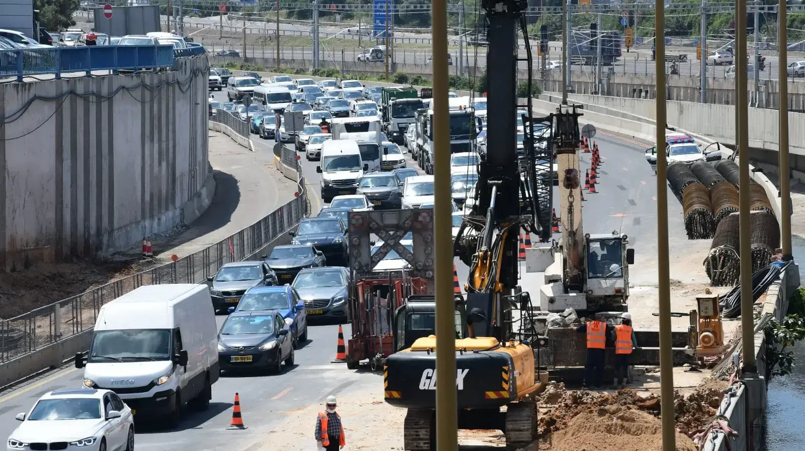 פקקים באיילון בעקבות עבודות בכביש, 12 באפריל 2020 פקקים באיילון בעקבות עבודות בכביש, 12 באפריל 2020