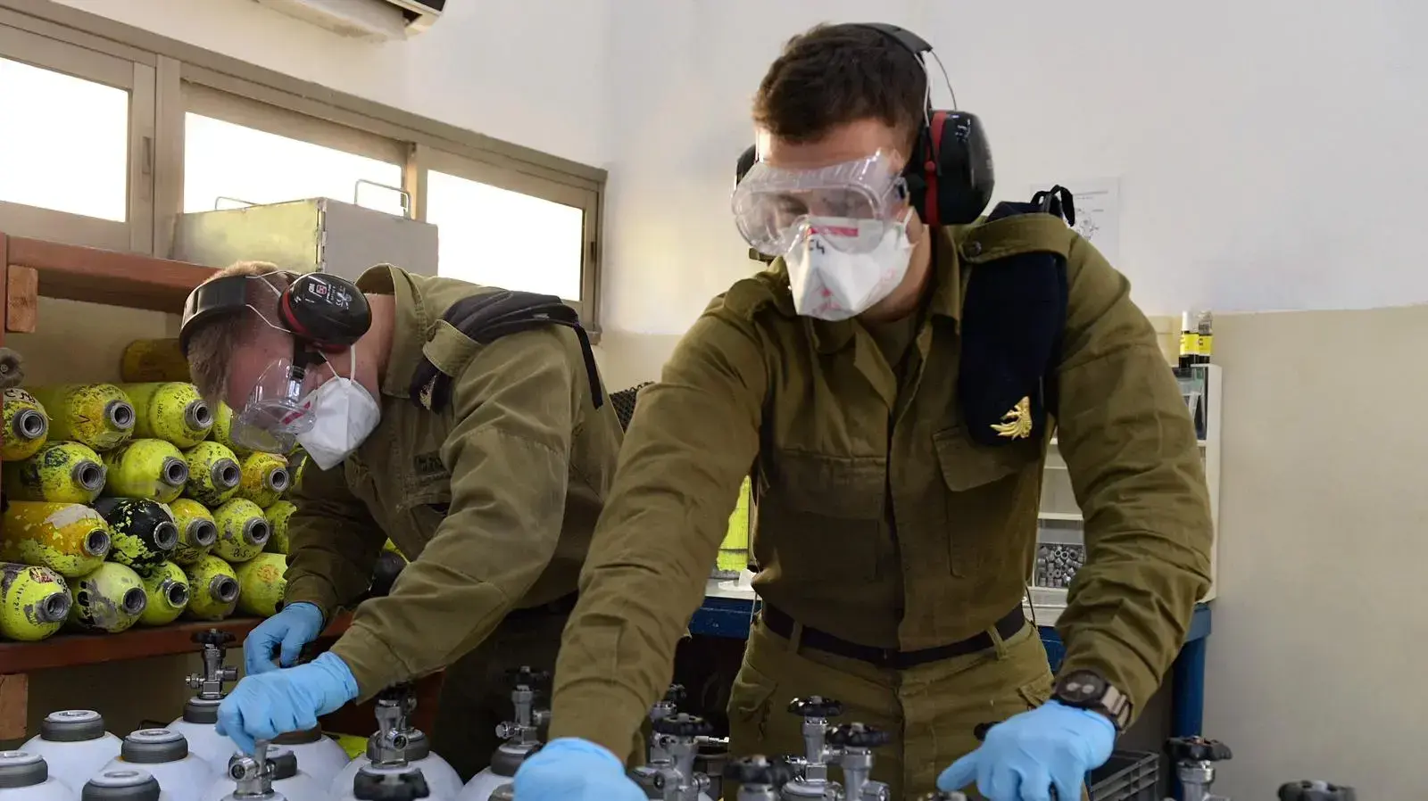 מאמצי הסיוע של צה"ל בהתמודדות עם נגיף הקורונה (דחיסת חמצן בגז למיכלים עצמאית) מאמצי הסיוע של צה"ל בהתמודדות עם נגיף הקורונה (דחיסת חמצן בגז למיכלים עצמאית)