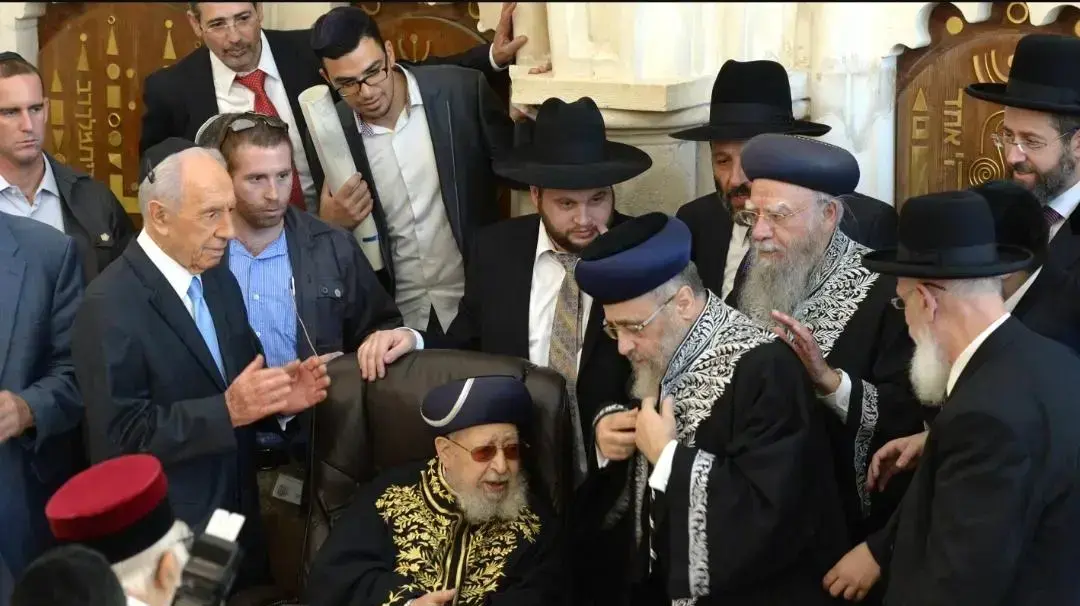 הרב עובדיה יוסף, הרב יצחק יוסף והרב אליהו בקשי דורון הרב עובדיה יוסף, הרב יצחק יוסף והרב אליהו בקשי דורון