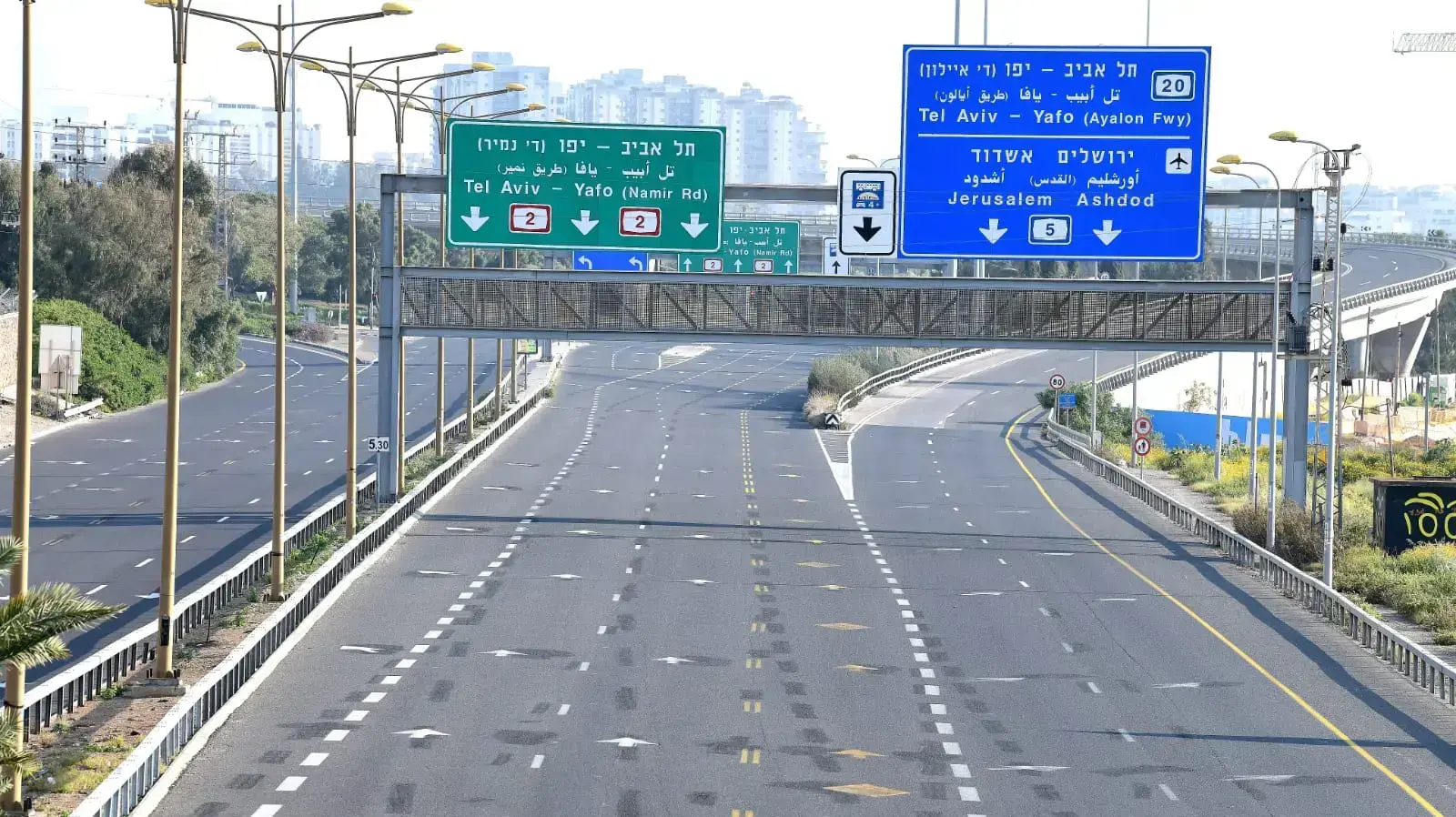 מחסומים בערב חג שני של פסח, כביש החוף, תל אביב - הרצליה 14 באפריל 2020 מחסומים בערב חג שני של פסח, כביש החוף, תל אביב - הרצליה 14 באפריל 2020