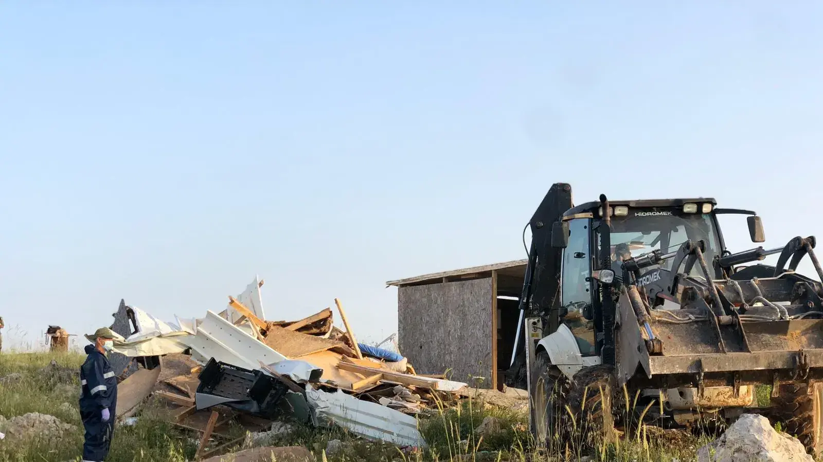 כוחות הביטחון מפנים מבנים לא חוקיים באזור יצהר. 22 באפריל 2020