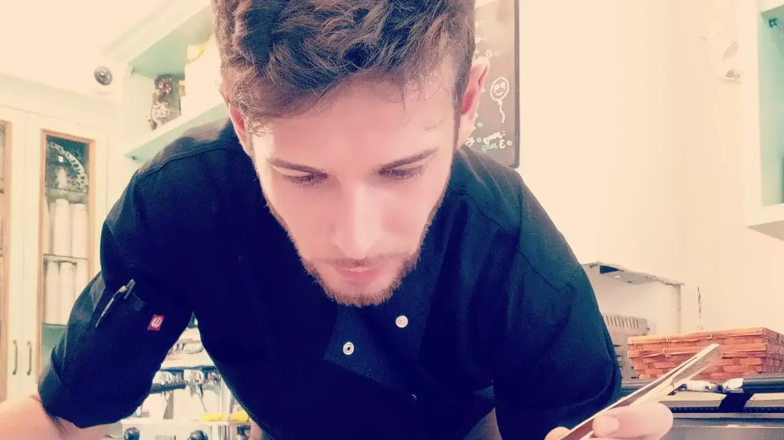פבל זולוטיונקוב הבעלים של אווה בייקרי פבל זולוטיונקוב הבעלים של אווה בייקרי