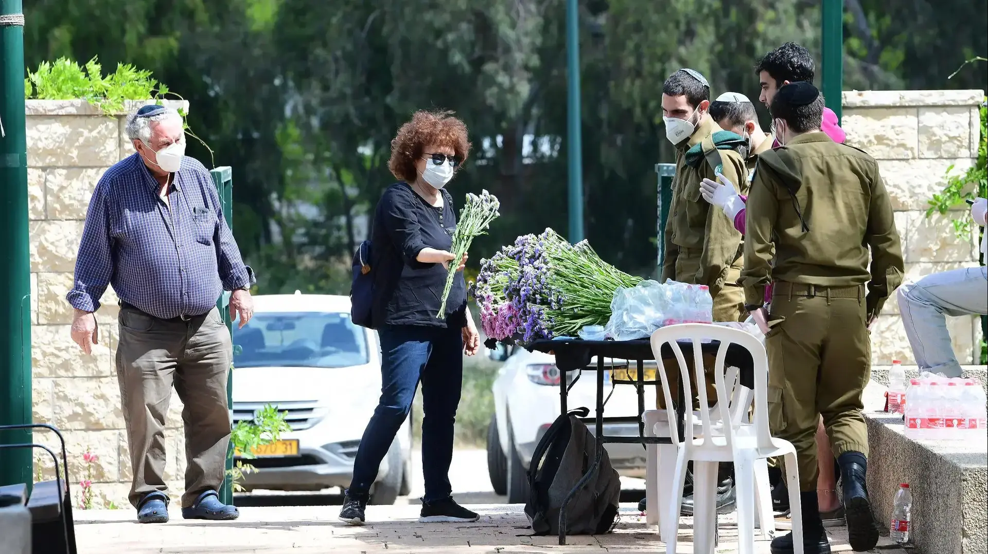 בית הקברות קריית שאול, תל אביב 26 באפריל 2020