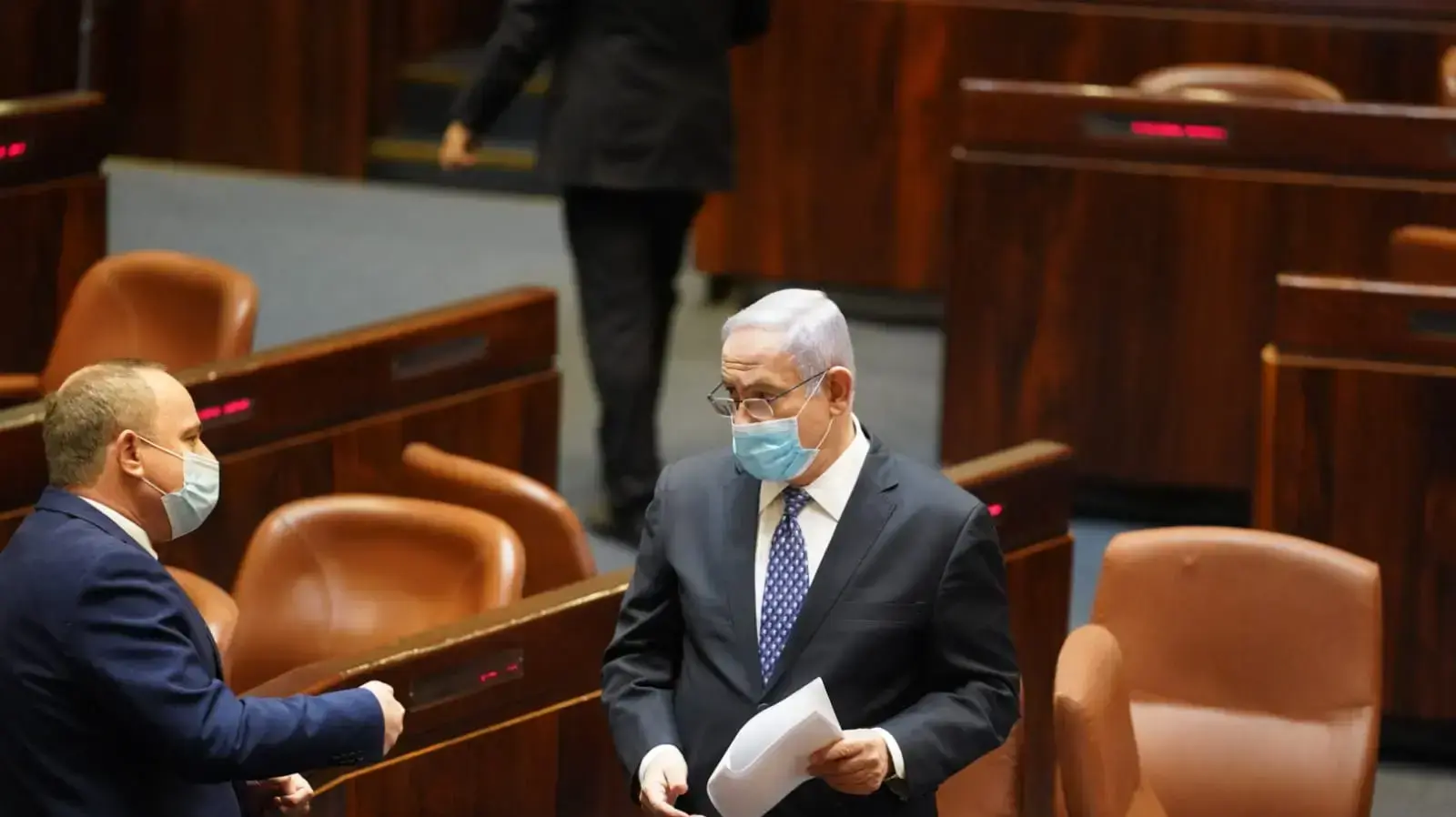 ראש הממשלה בנימין נתניהו ושר הביטחון נפתלי בנט בדיון מליאת הכנסת, 30 באפריל 2020 ראש הממשלה בנימין נתניהו ושר הביטחון נפתלי בנט בדיון מליאת הכנסת, 30 באפריל 2020