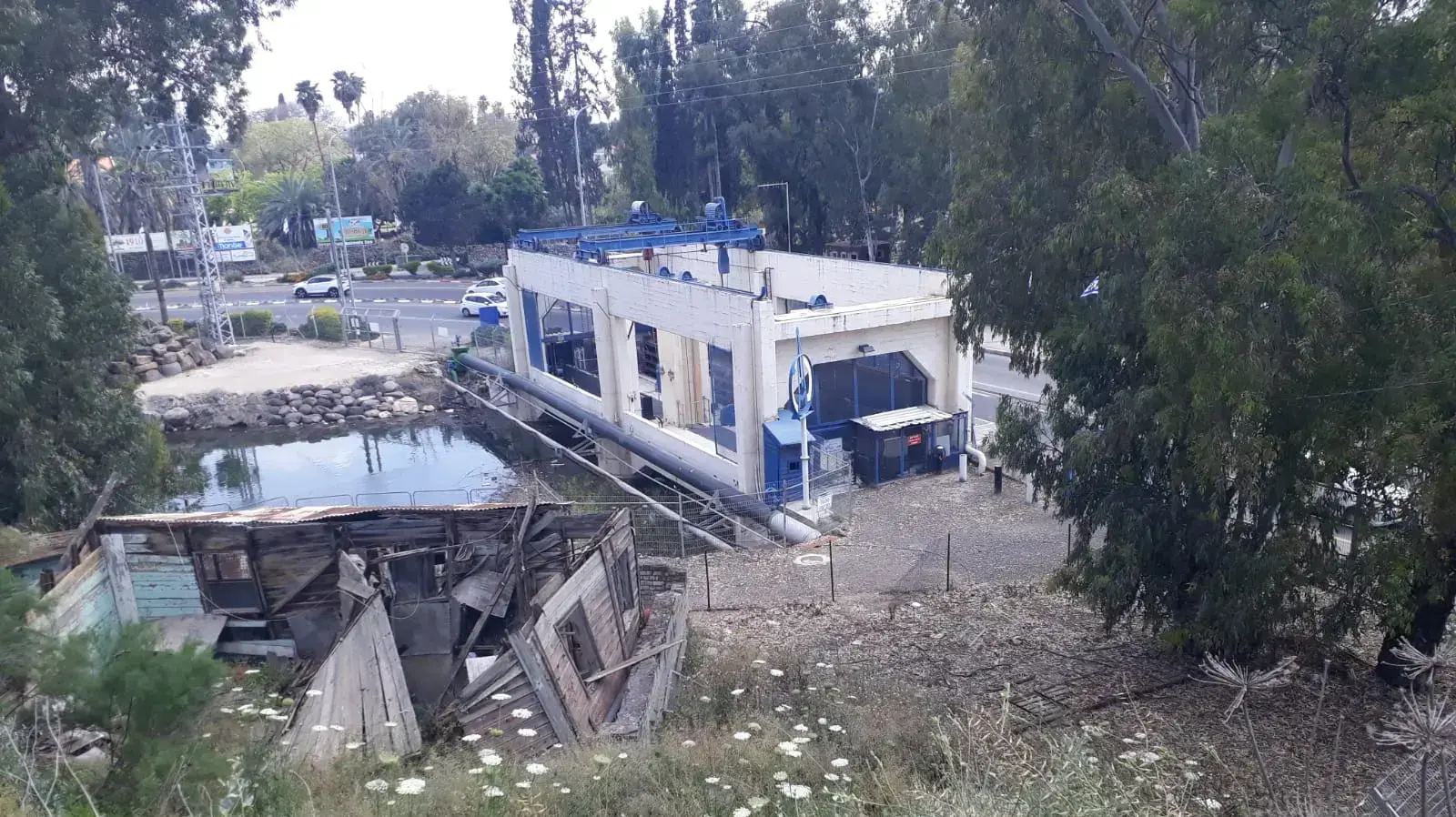 "צריף יצחקי" וסכר דגניה. "צריף יצחקי" וסכר דגניה.