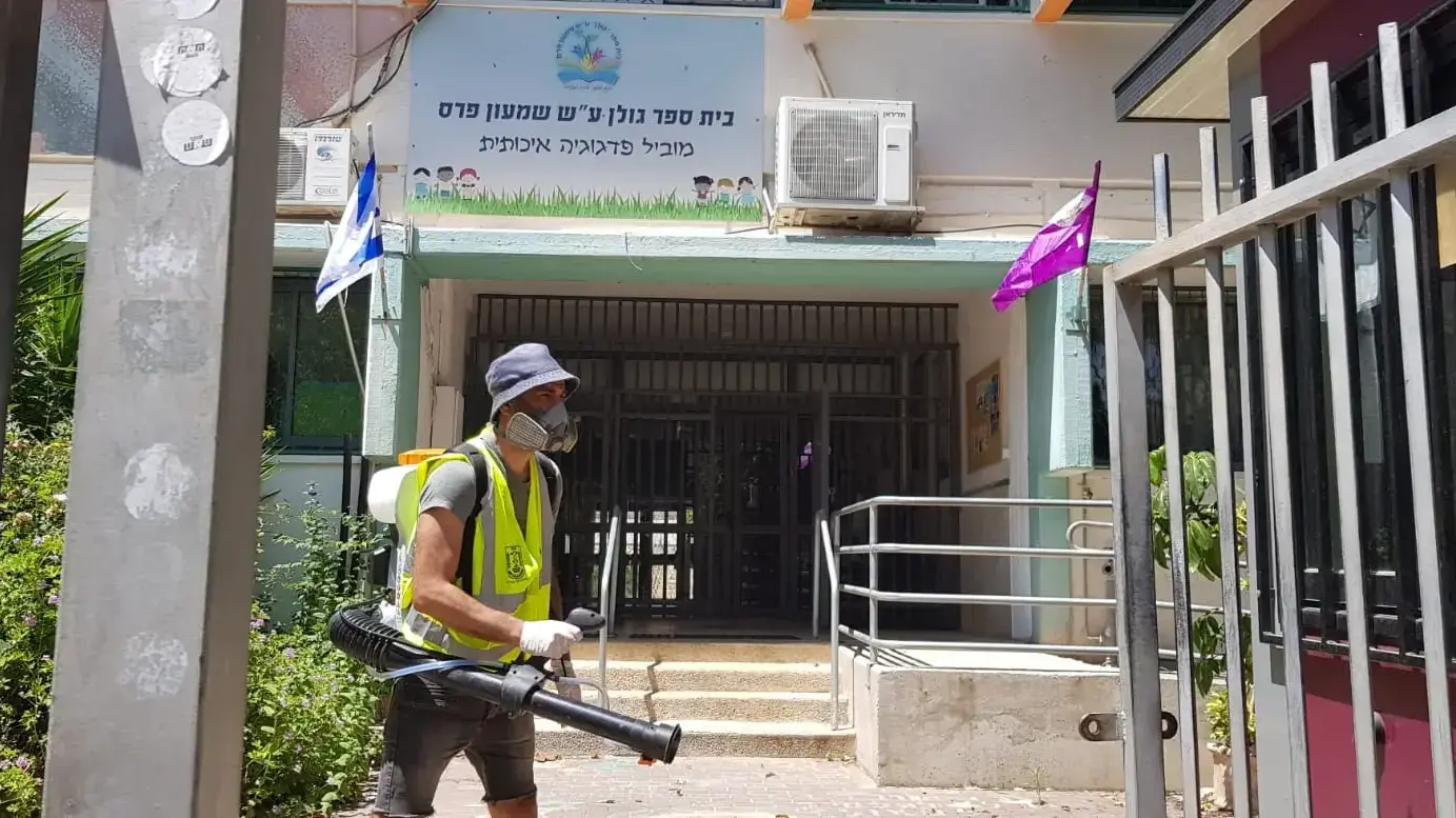 חיטוי בתי ספר בנוף הגליל (נצרת עילית), 2 במאי 2020 חיטוי בתי ספר בנוף הגליל (נצרת עילית), 2 במאי 2020