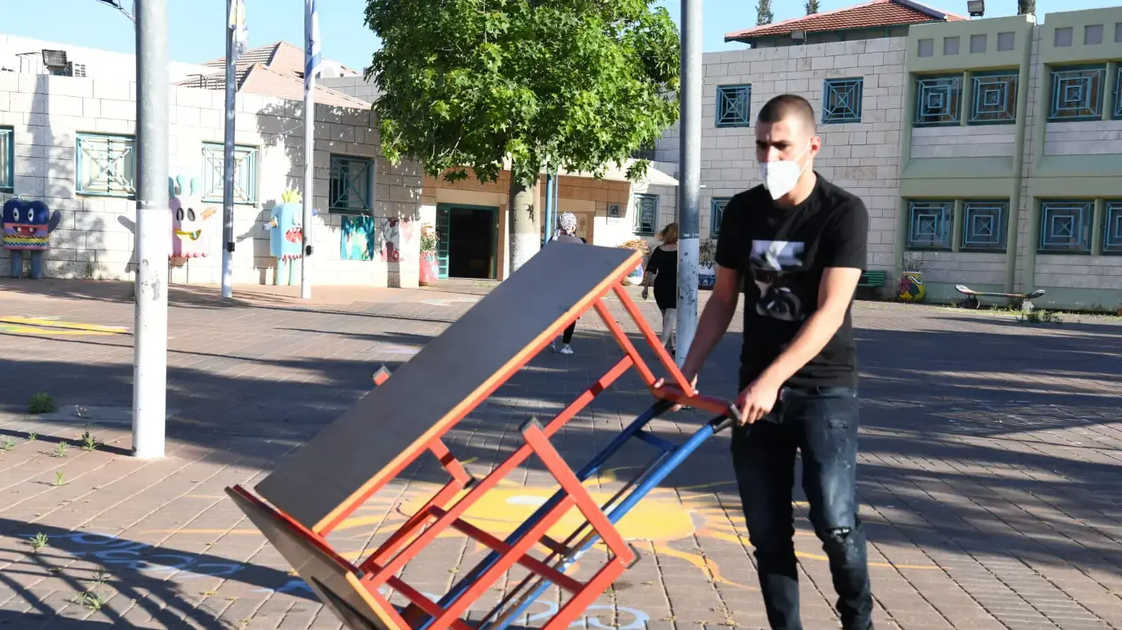 הכנות לחזרה ללימודים בבית הספר בר לב בפתח תקווה, 3 במאי 2020 הכנות לחזרה ללימודים בבית הספר בר לב בפתח תקווה, 3 במאי 2020
