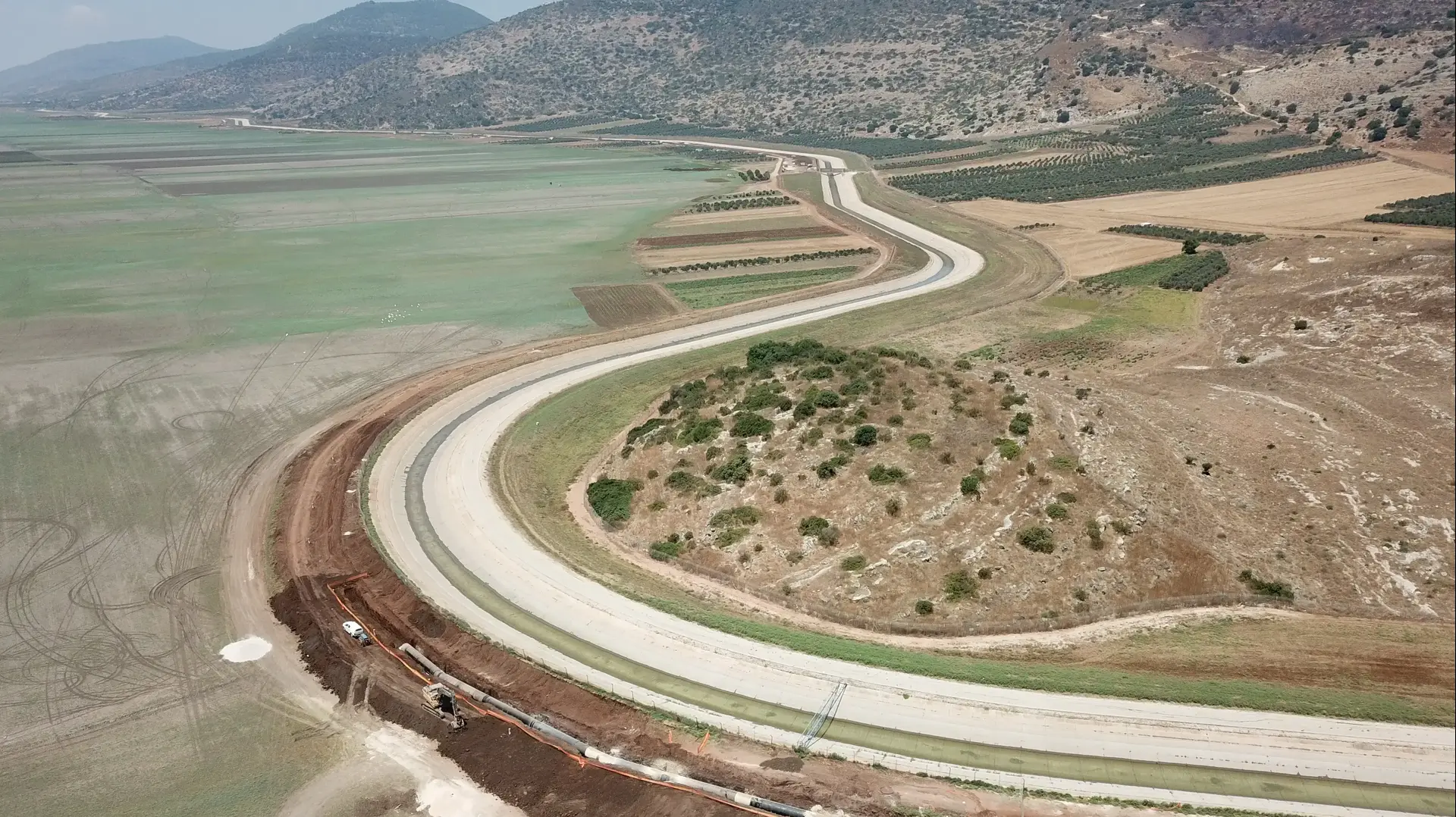 פרוייקט הנחת הצינור שיוביל מים מדרום לצפון 4 במאי 2020 פרוייקט הנחת הצינור שיוביל מים מדרום לצפון 4 במאי 2020