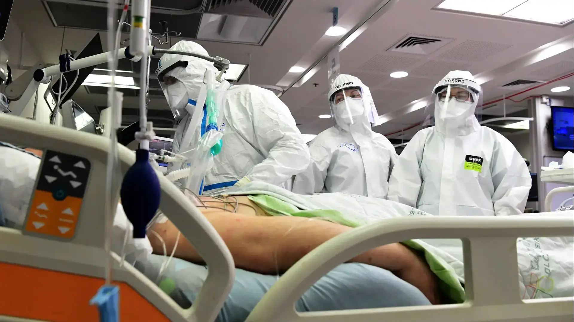 מחלקה לטיפול בחולי קורונה בבית חולים השרון בפתח תקווה 4 במאי 2020 (צילום: ראובן קסטרו) 