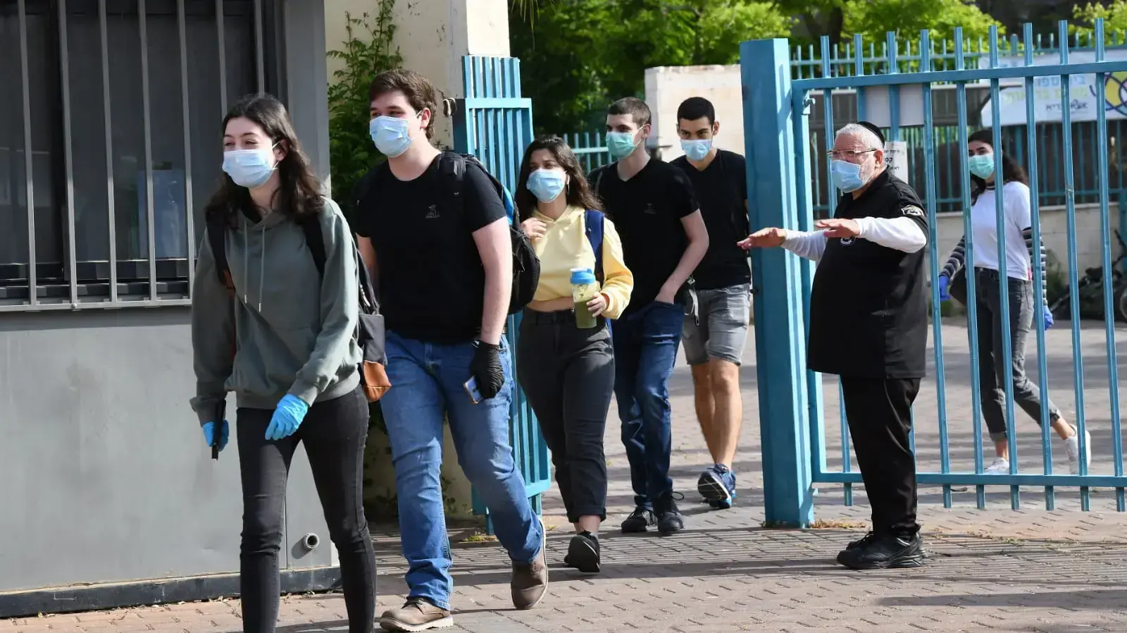 בית הספר התיכון אחד העם בפתח תקווה 5 במאי 2020