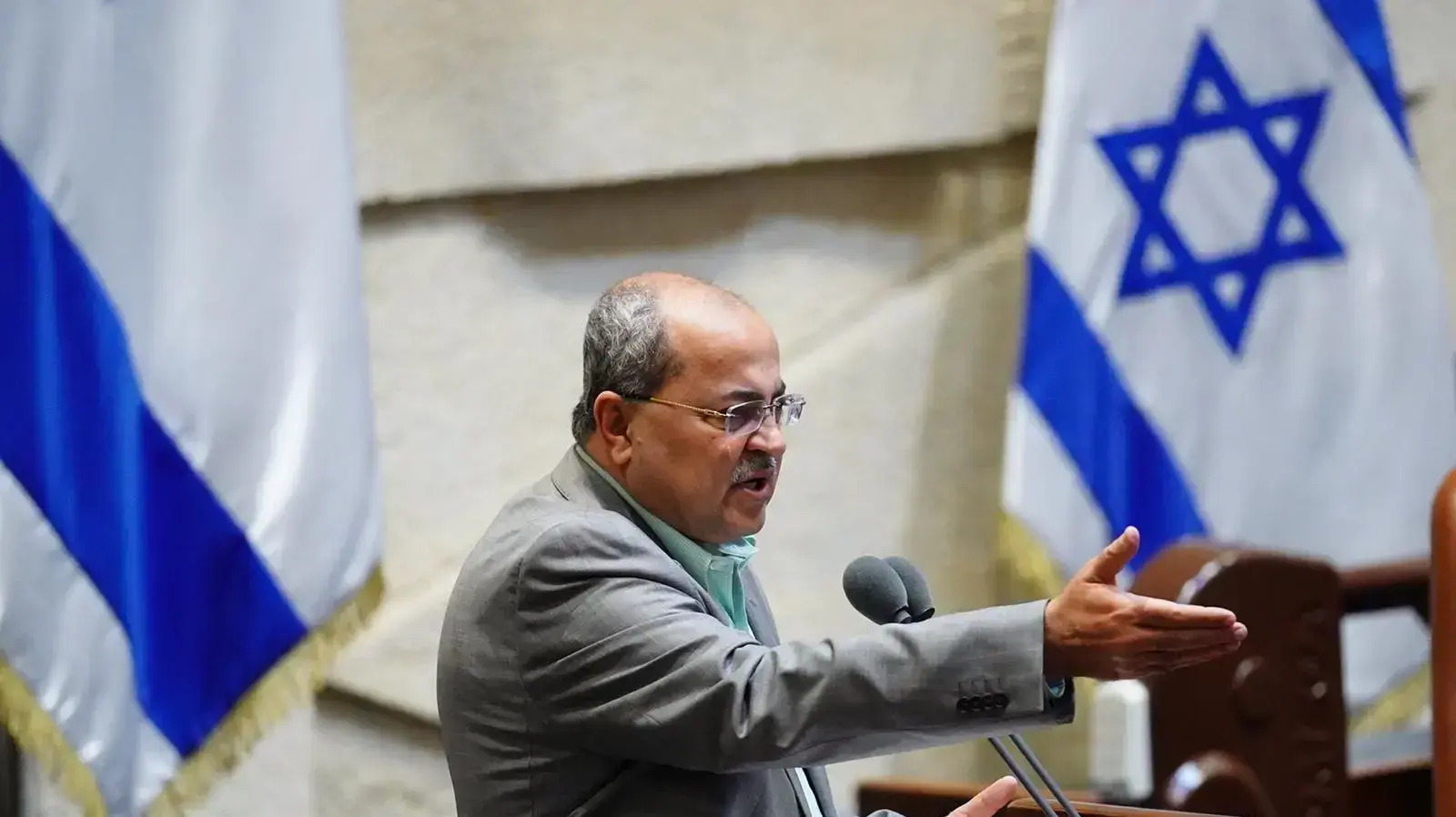 ח"כ אחמד טיבי במהלך נאומו במליאת הכנסת 6 במאי 2020 ח"כ אחמד טיבי במהלך נאומו במליאת הכנסת 6 במאי 2020