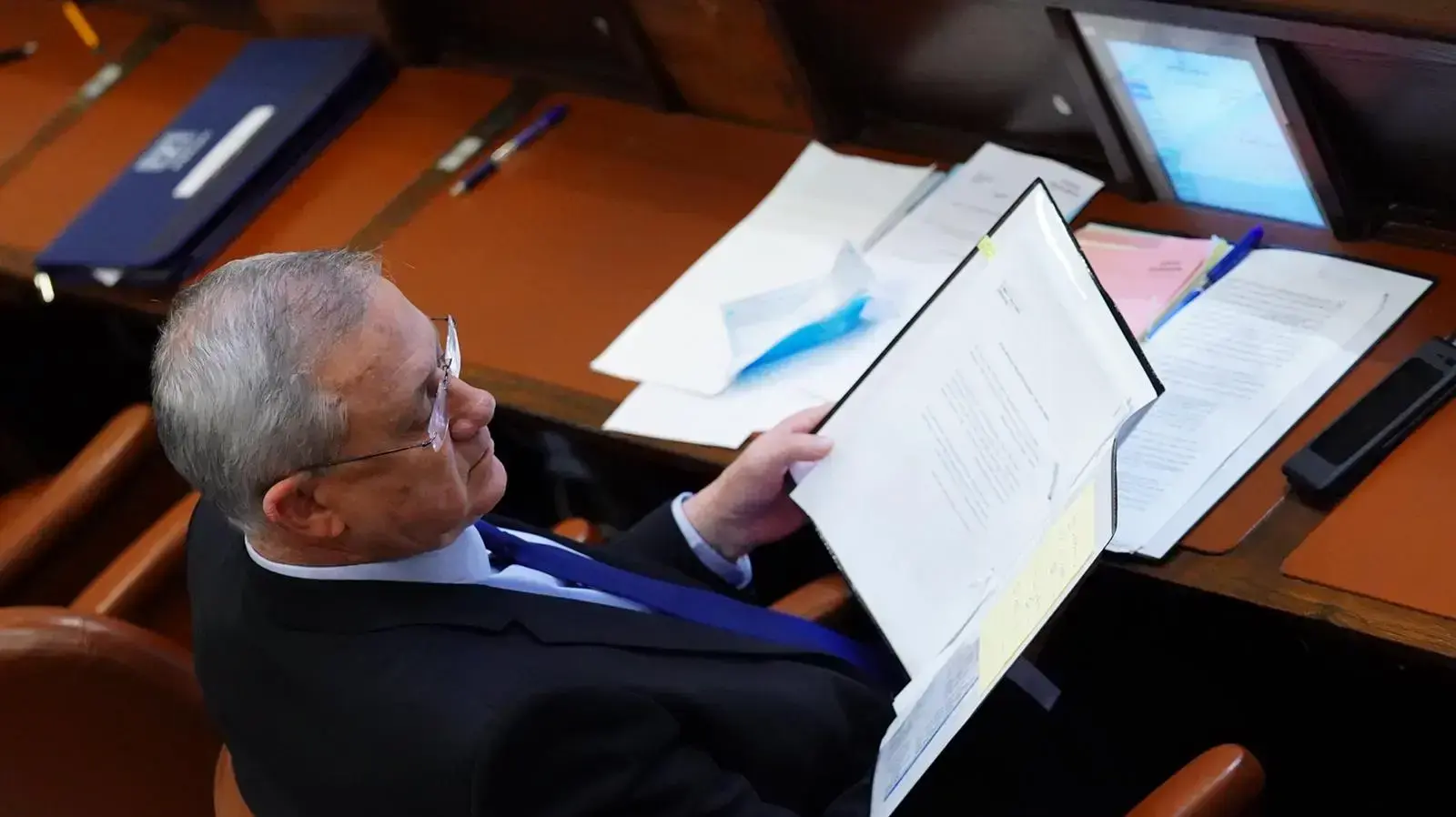יו"ר כחול לבן בני גנץ במהלך כינוס מליאת הכנסת במסגרת הצבעה על חוק הרוטציה 7 במאי 2020 יו"ר כחול לבן בני גנץ במהלך כינוס מליאת הכנסת במסגרת הצבעה על חוק הרוטציה 7 במאי 2020