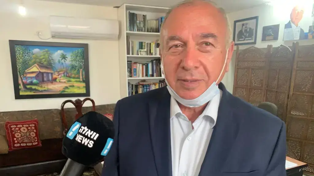 ראש מועצת עוספיה, בהיג' מנסור, מתראיין בעקבות הרצח הכפול של תושבי הכפר בדליית אל כרמל. 9 במאי 2020 ראש מועצת עוספיה, בהיג' מנסור, מתראיין בעקבות הרצח הכפול של תושבי הכפר בדליית אל כרמל. 9 במאי 2020