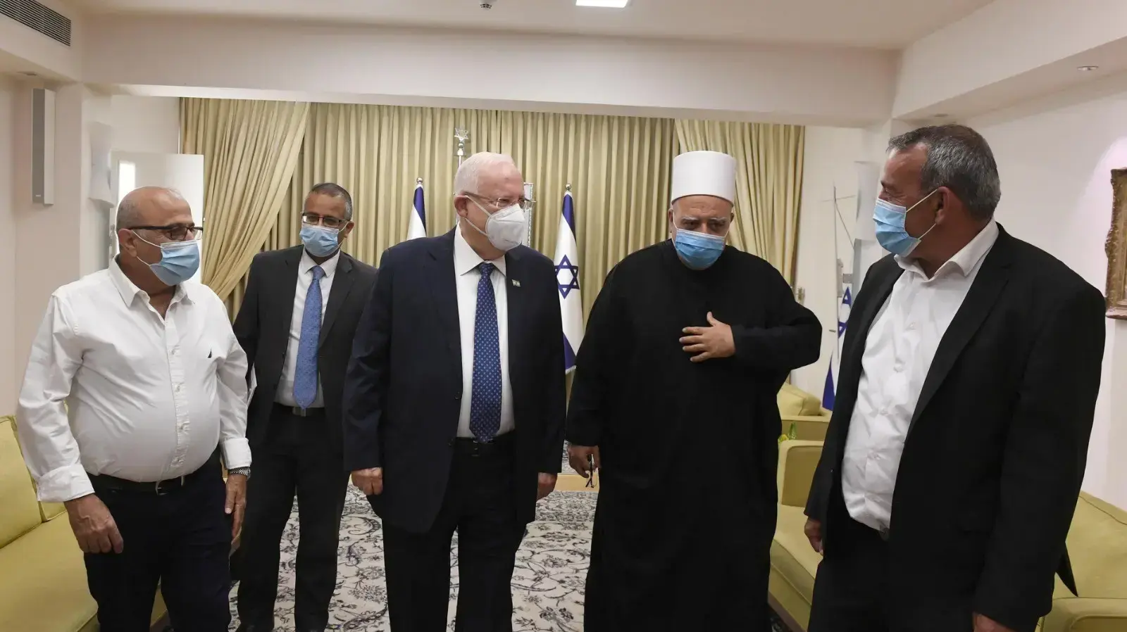נשיא המדינה ראובן ריבלין נפגש עם השייח' מואפק טריף וראשי רשויות דרוזיות וצ'רקסיות , בית הנשיא, 11 במאי 2020 נשיא המדינה ראובן ריבלין נפגש עם השייח' מואפק טריף וראשי רשויות דרוזיות וצ'רקסיות , בית הנשיא, 11 במאי 2020