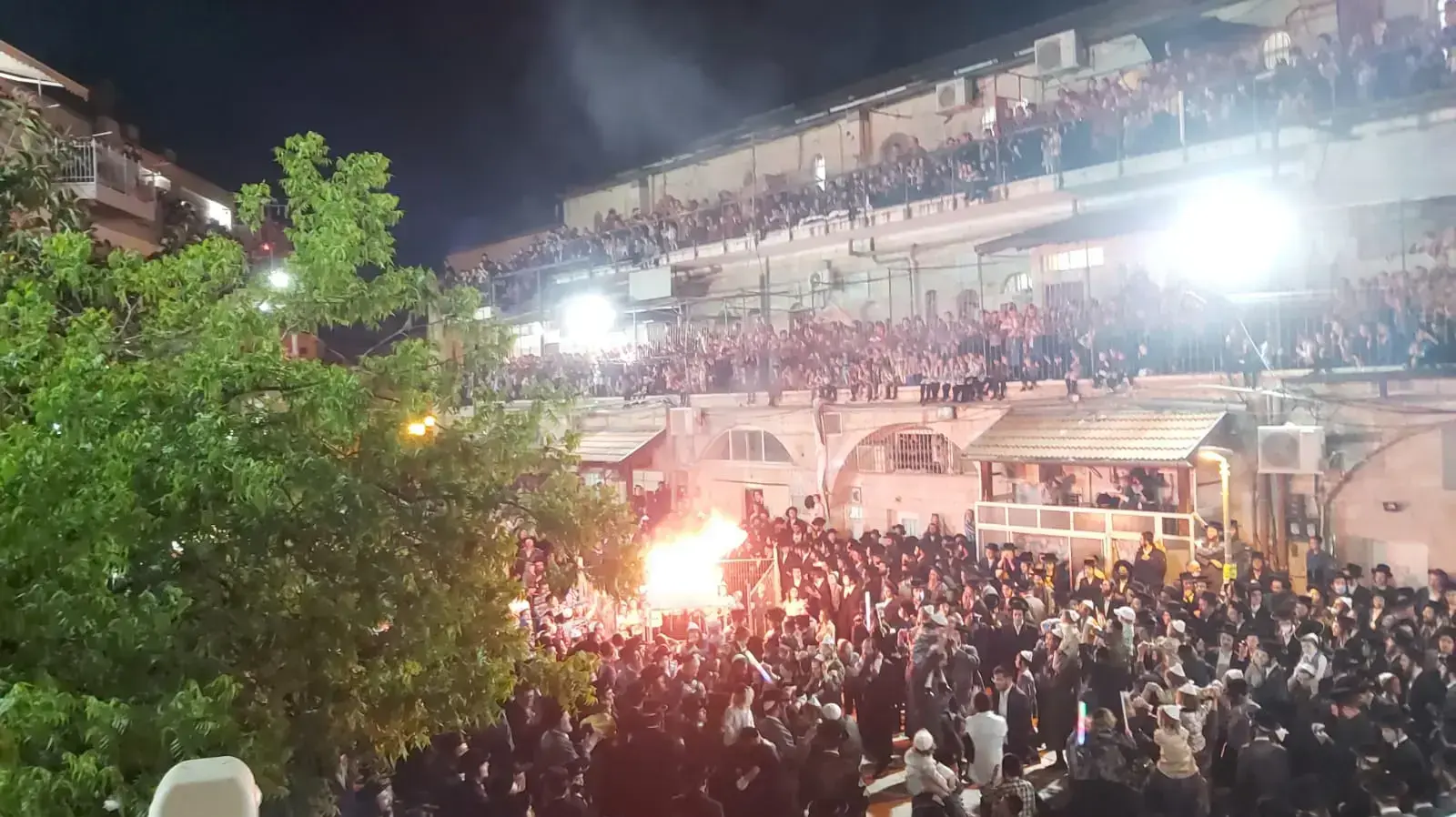 מדורות ל"ג בעומר במאה שערים, 11 במאי 2020 מדורות ל"ג בעומר במאה שערים, 11 במאי 2020