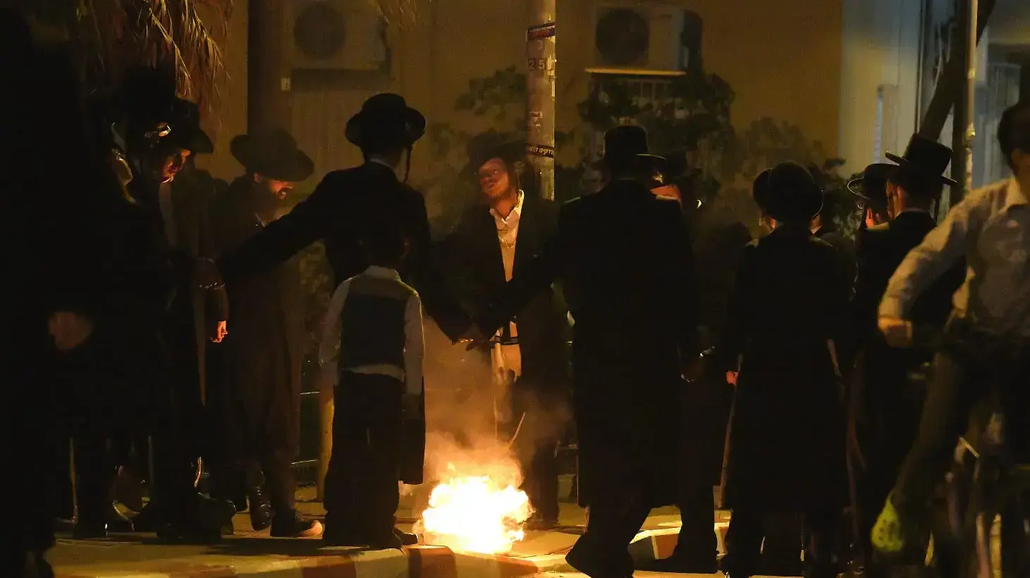 מדורות ל"ג בעומר, בני ברק, 11 במאי 2020 מדורות ל"ג בעומר, בני ברק, 11 במאי 2020