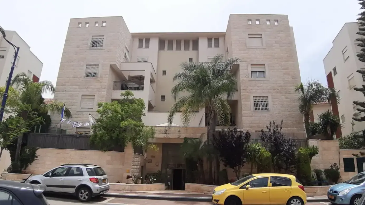 בניין מגוריו של גונדר אשר שריקי בשוהם 13 במאי 2020 בניין מגוריו של גונדר אשר שריקי בשוהם 13 במאי 2020