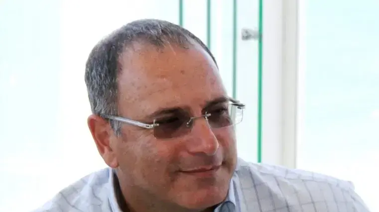 עופר מלכה, שירת בעברו במוסד ואביו מפקד תחנת משטרת חדרה, שעשוי להתמנות למנכ"ל משרד התחבורה עם כניסתה של מירי רגב לתפקיד השרה במשרד. 15 במאי 2020 עופר מלכה, שירת בעברו במוסד ואביו מפקד תחנת משטרת חדרה, שעשוי להתמנות למנכ"ל משרד התחבורה עם כניסתה של מירי רגב לתפקיד השרה במשרד. 15 במאי 2020