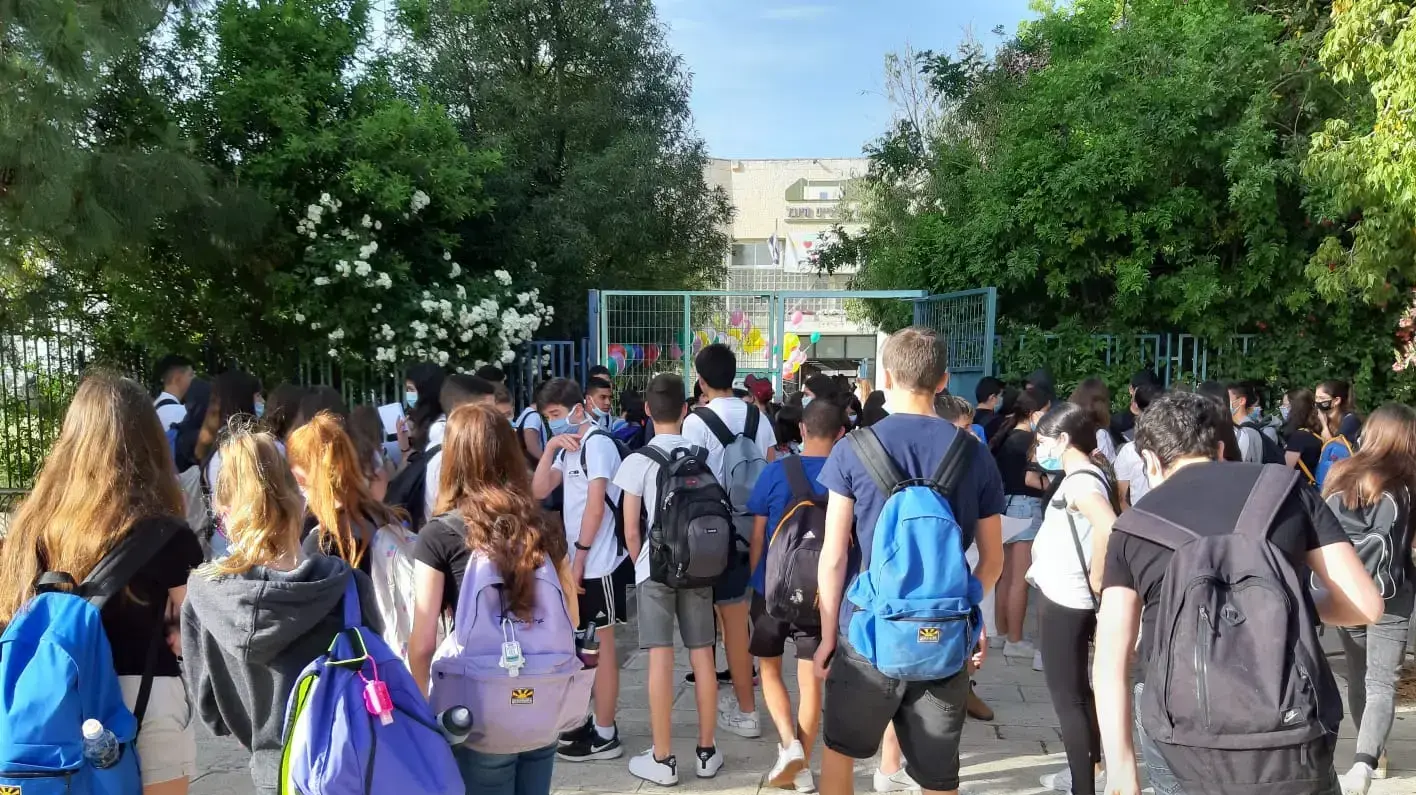 חזרה לשגרה - תלמידים חוזרים ללימודים, חטיבת ביניים היובל, מבשרת ציון, 17 במאי 2020 חזרה לשגרה - תלמידים חוזרים ללימודים, חטיבת ביניים היובל, מבשרת ציון, 17 במאי 2020