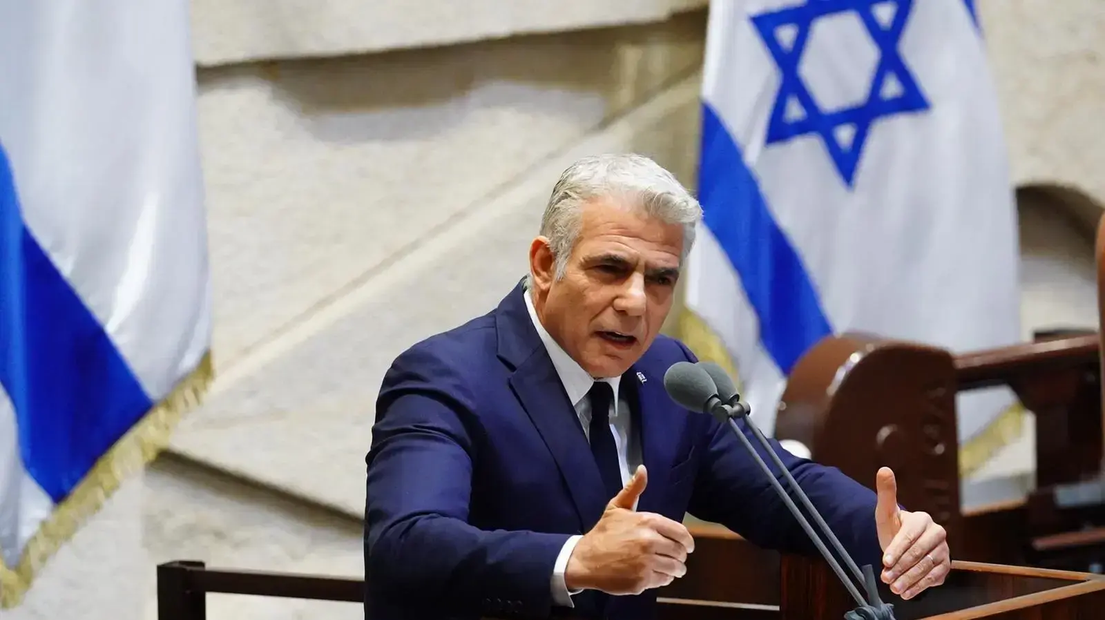 יאיר לפיד בהשבעת הממשלה ה-35, 17 במאי 2020 יאיר לפיד בהשבעת הממשלה ה-35, 17 במאי 2020