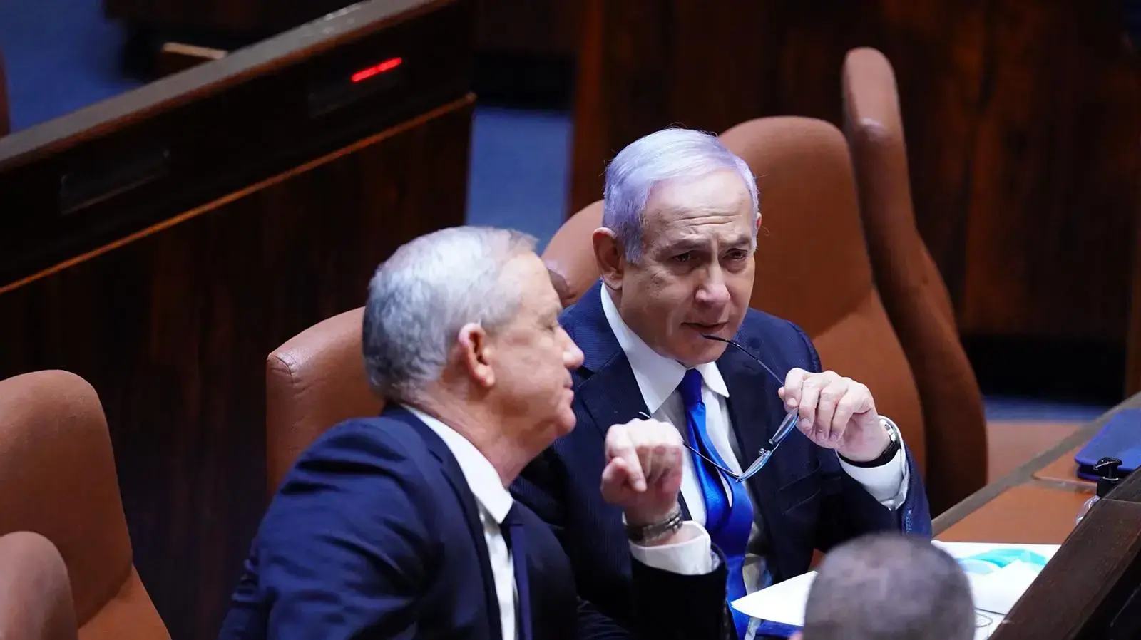ראש הממשלה, בנימין נתניהו ויו"ר כחול לבן בני גנץ במהלך טקס השבעת הכנסת ה- 23
17 במאי 2020 ראש הממשלה, בנימין נתניהו ויו"ר כחול לבן בני גנץ במהלך טקס השבעת הכנסת ה- 23
17 במאי 2020