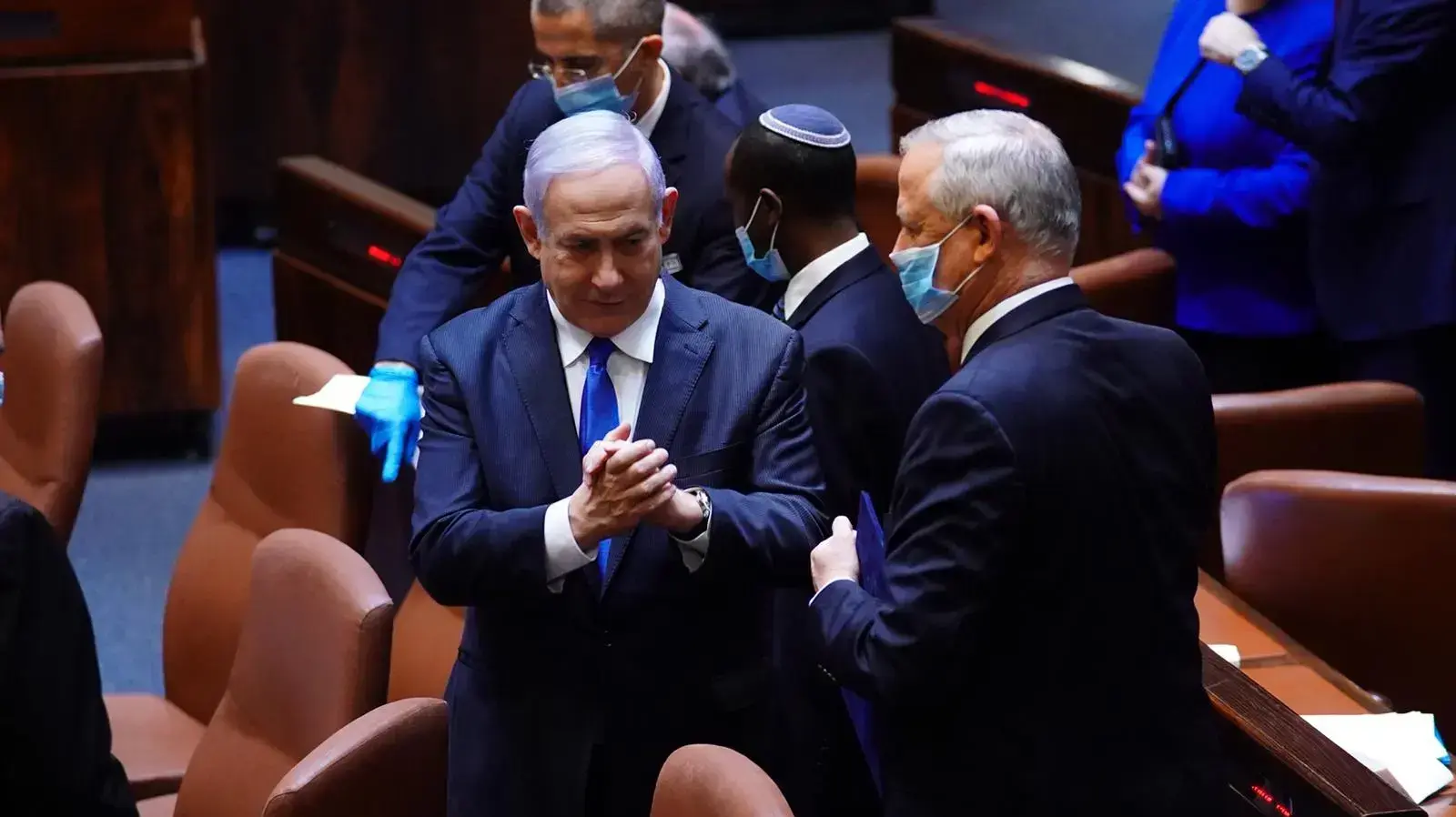 ראש הממשלה, בנימין נתניהו ויו"ר כחול לבן בני גנץ במהלך טקס השבעת הכנסת ה- 23
17 במאי 2020 ראש הממשלה, בנימין נתניהו ויו"ר כחול לבן בני גנץ במהלך טקס השבעת הכנסת ה- 23
17 במאי 2020