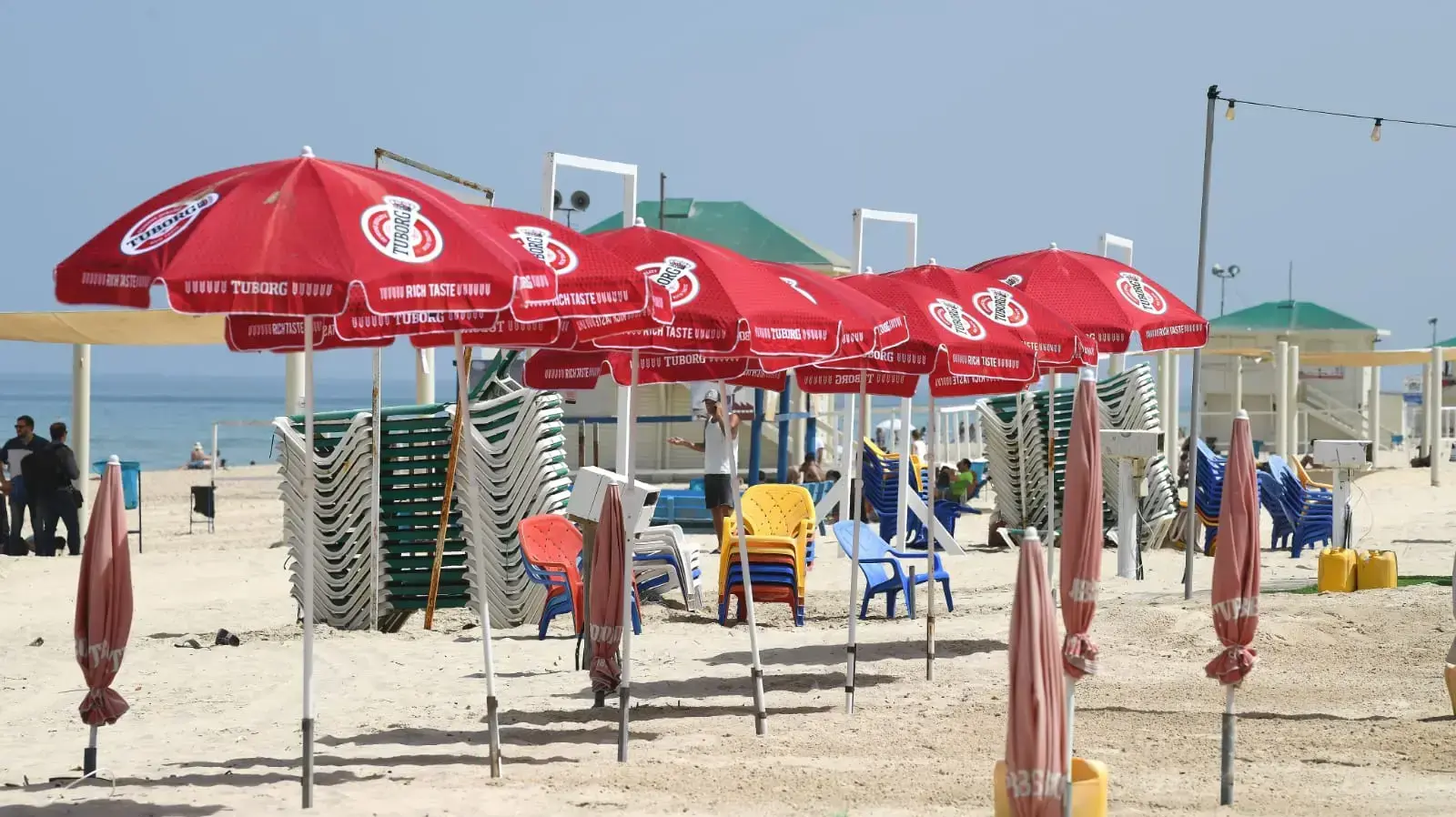 הכנות לפתיחת חופי הרחצה בראשל"צ 19 במאי 2020 הכנות לפתיחת חופי הרחצה בראשל"צ 19 במאי 2020