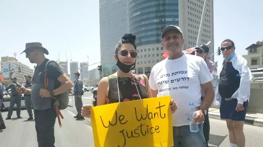 הפגנת הנכים בצומת עזריאלי, תל אביב 19 במאי 2020 הפגנת הנכים בצומת עזריאלי, תל אביב 19 במאי 2020