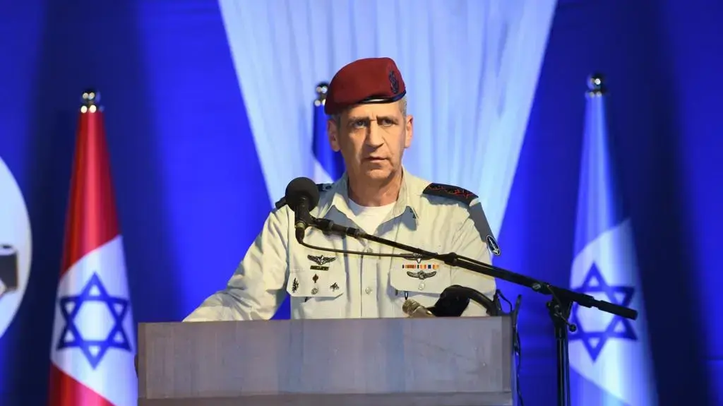ראש המטה הכללי, רב-אלוף אביב כוכבי, בטקס חילופי מפקד פיקוד העורף, 19 במאי 2020 ראש המטה הכללי, רב-אלוף אביב כוכבי, בטקס חילופי מפקד פיקוד העורף, 19 במאי 2020