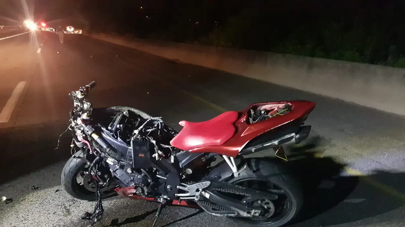 זירת התאונה בה נהרג כמאל חמדאן, רוכב אופנוע בן 29, שנכנס מאחור ברכב סמוך למג'ד אל-כרום. 23 במאי 2020 זירת התאונה בה נהרג כמאל חמדאן, רוכב אופנוע בן 29, שנכנס מאחור ברכב סמוך למג'ד אל-כרום. 23 במאי 2020