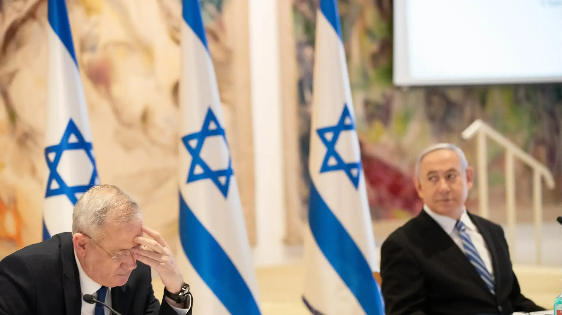 ראש הממשלה בנימין נתניהו ובני גנץ בישיבת הממשלה הראשונה של הממשלה ה-35, 24 במאי 2020