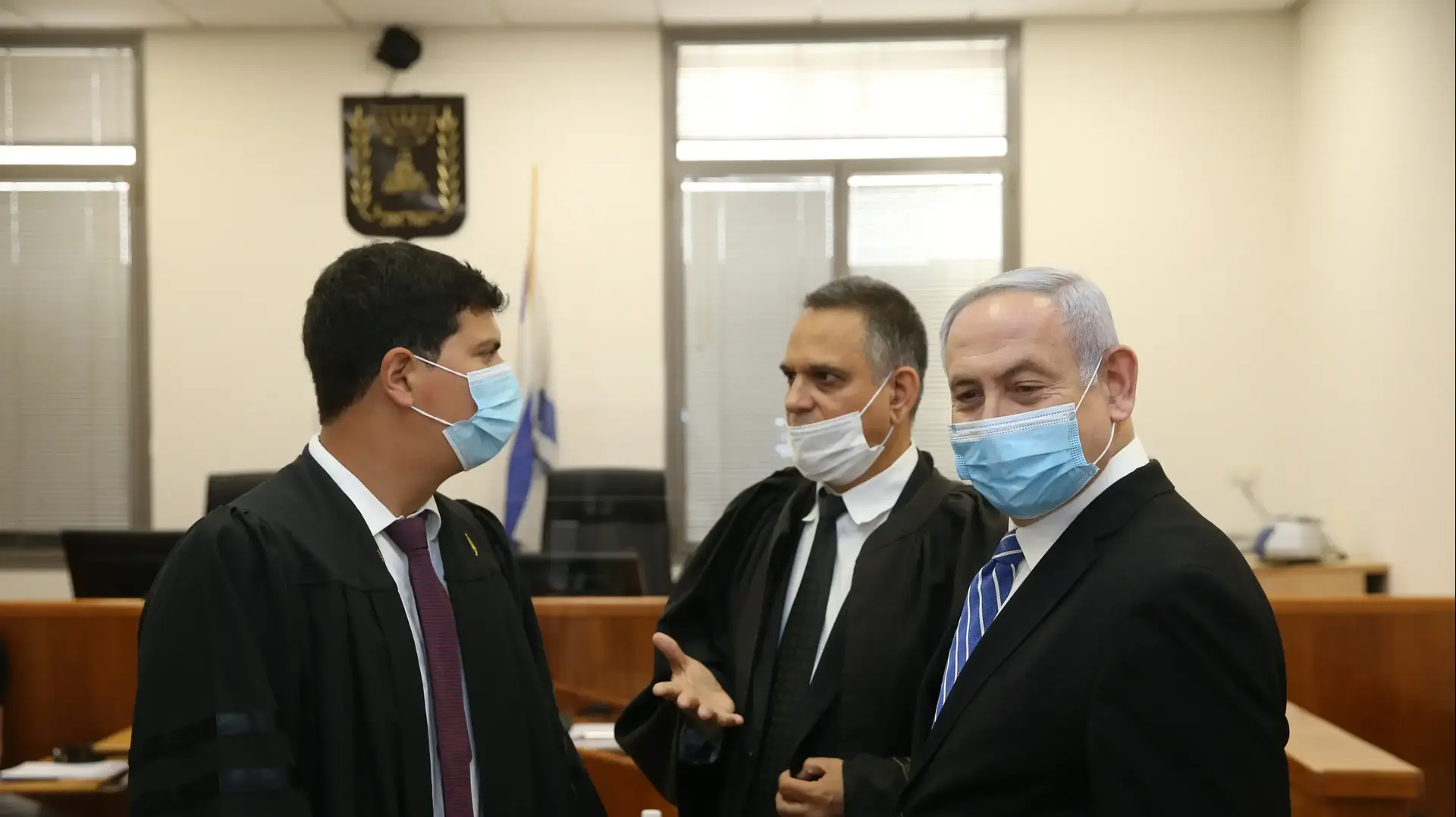 פתיחת משפטו של רה"מ, בנימין נתניהו | נתניהו בעת הגעתו לאולם הדיונים 24 במאי 2020 פתיחת משפטו של רה"מ, בנימין נתניהו | נתניהו בעת הגעתו לאולם הדיונים 24 במאי 2020