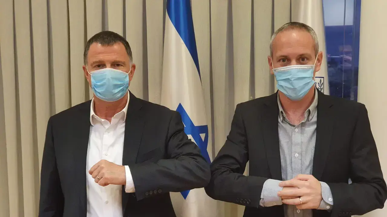 שר הבריאות, יולי אדלשטיין ושר התרבות והספורט חילי טרופר במהלך פגישתם בנושא מתווה התרבות 24 במאי 2020 שר הבריאות, יולי אדלשטיין ושר התרבות והספורט חילי טרופר במהלך פגישתם בנושא מתווה התרבות 24 במאי 2020